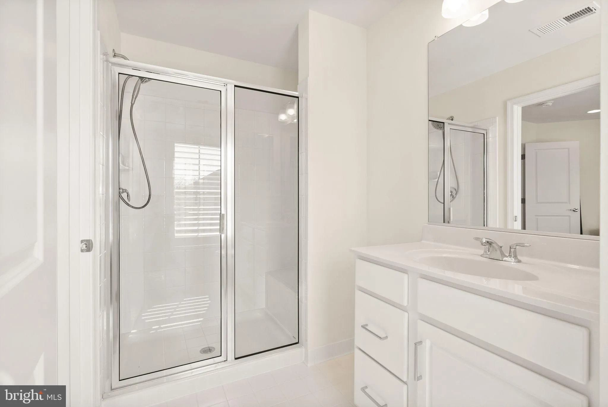 Chantilly, Virginia 20152, United States, 5 Bedrooms Bedrooms, ,5 BathroomsBathrooms,Residential,Contingent,139