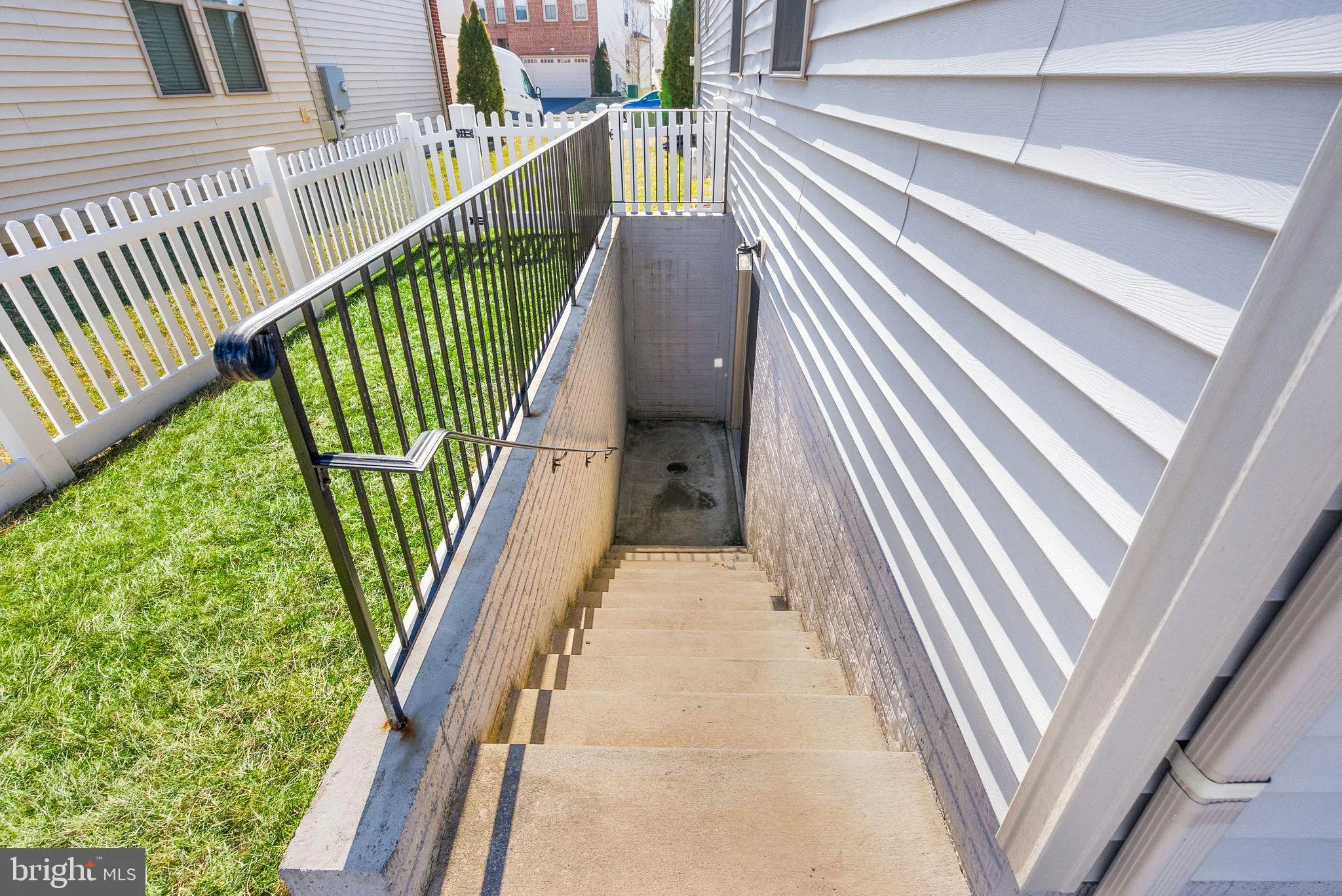 Chantilly, Virginia 20152, United States, 5 Bedrooms Bedrooms, ,5 BathroomsBathrooms,Residential,Contingent,139