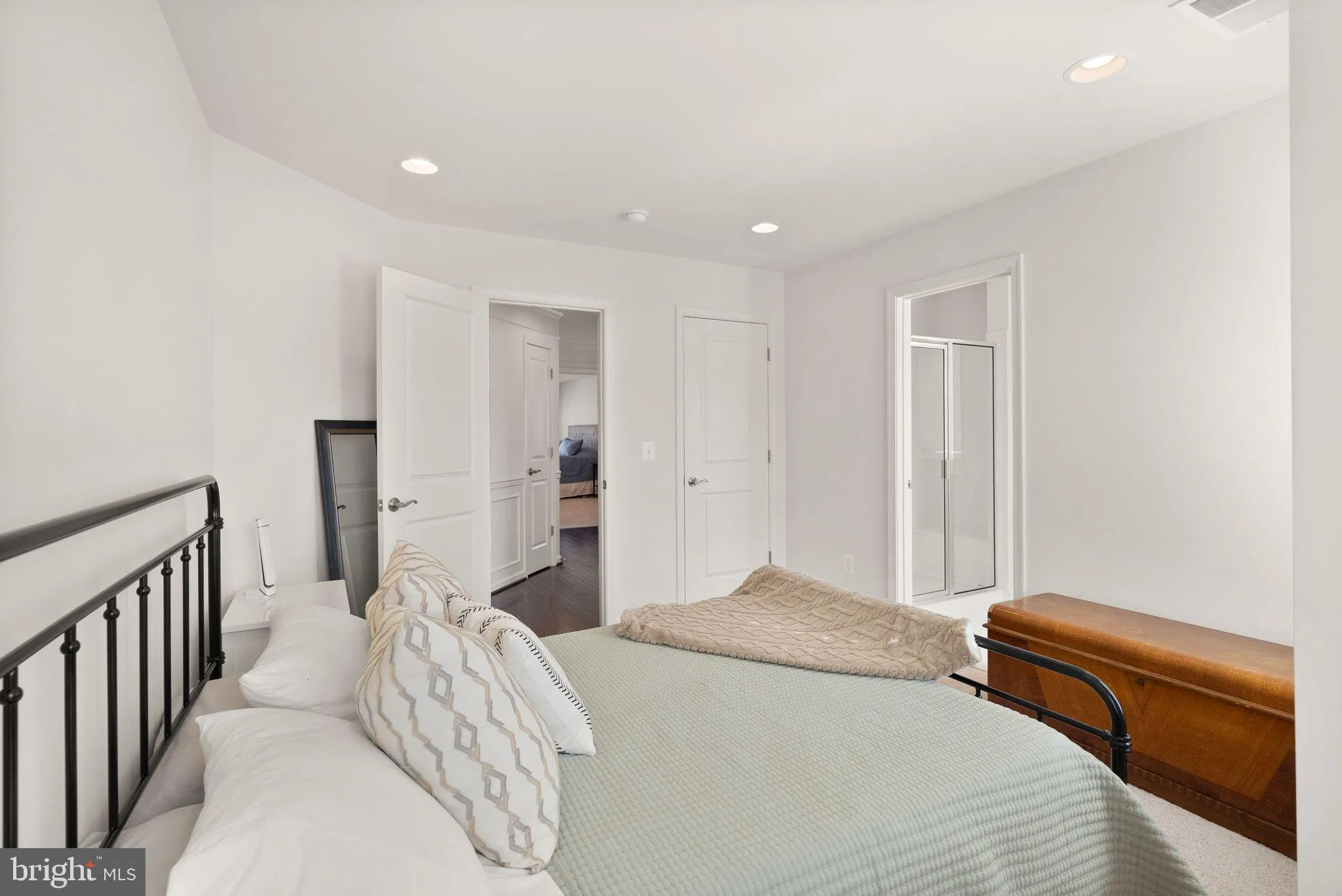 Chantilly, Virginia 20152, United States, 5 Bedrooms Bedrooms, ,5 BathroomsBathrooms,Residential,Contingent,139