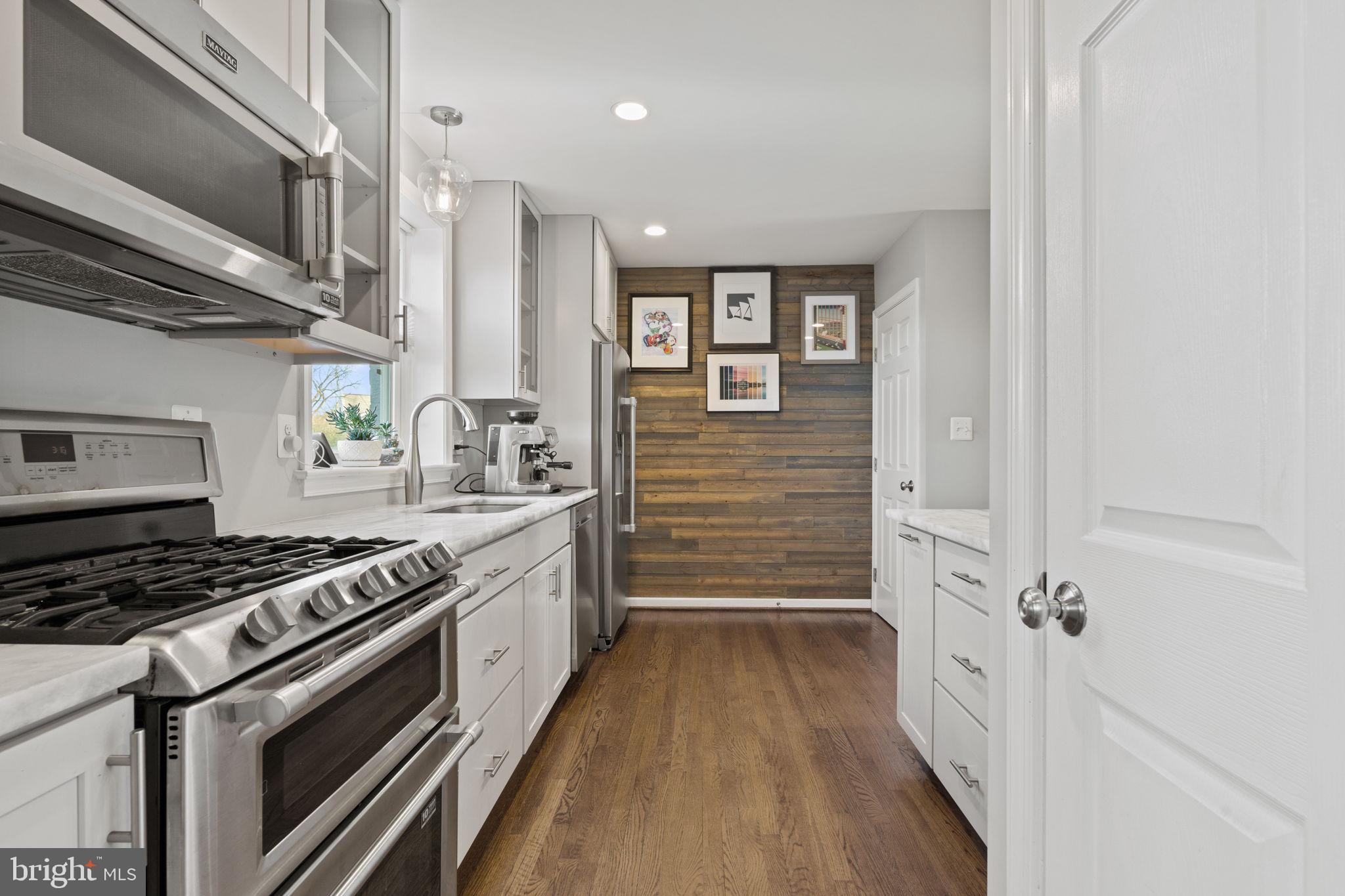 WARWICK VILLAGE - Residential