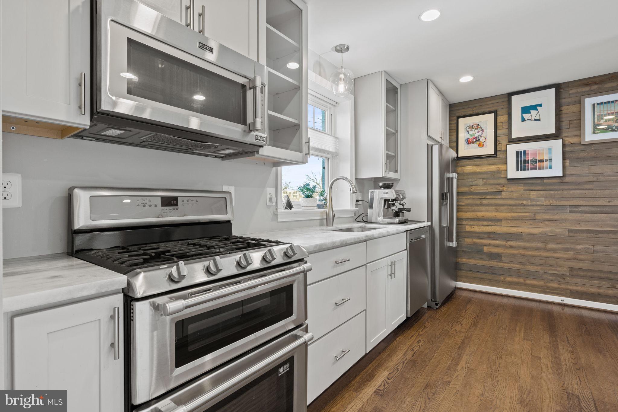 WARWICK VILLAGE - Residential