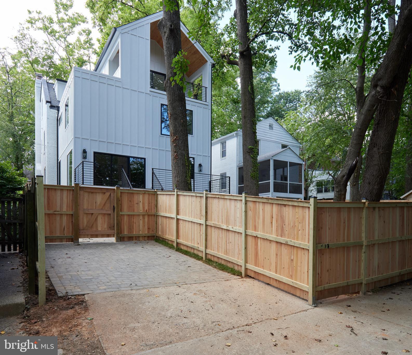 CHEVY CHASE - Residential