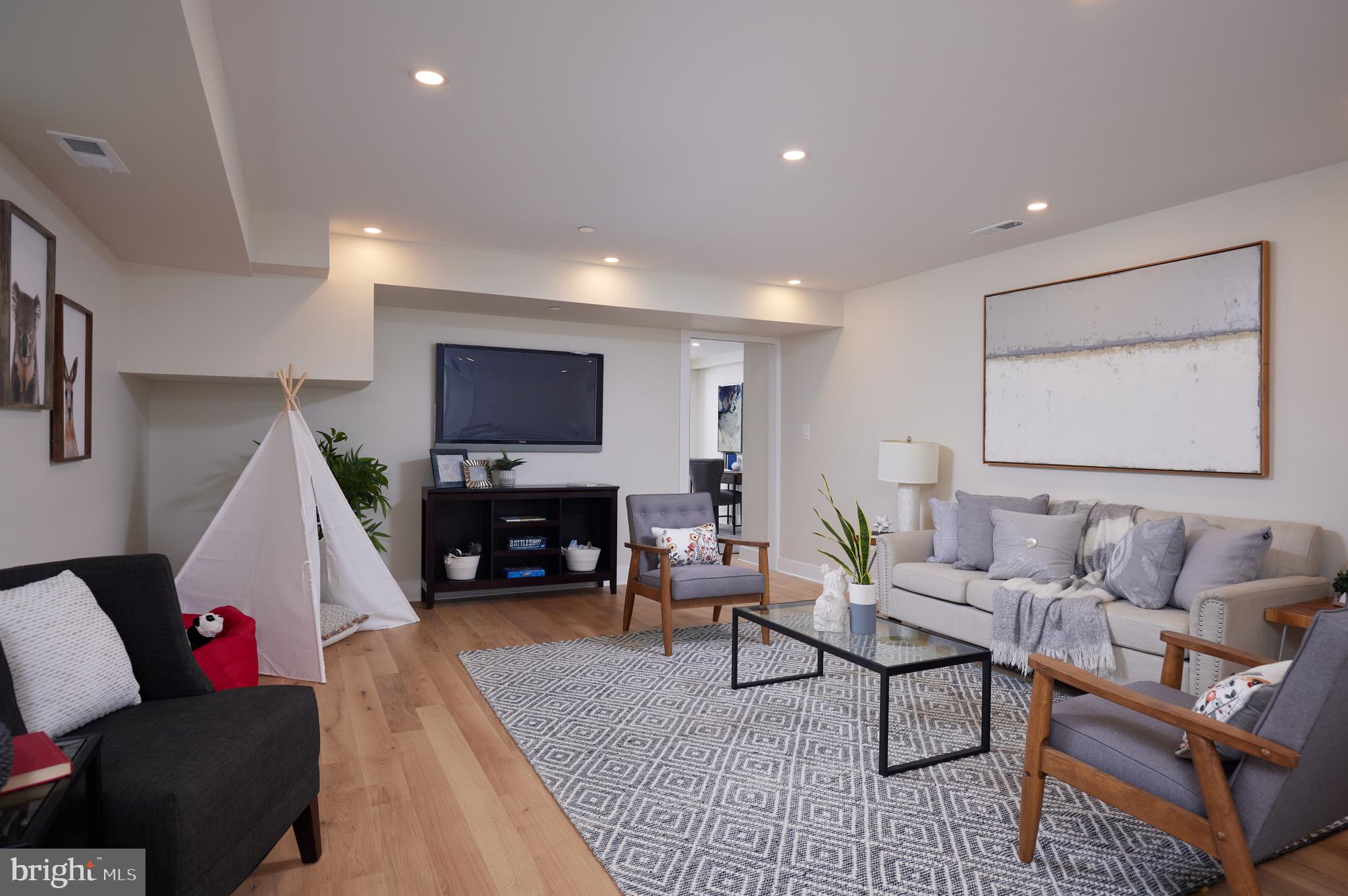 CHEVY CHASE - Residential