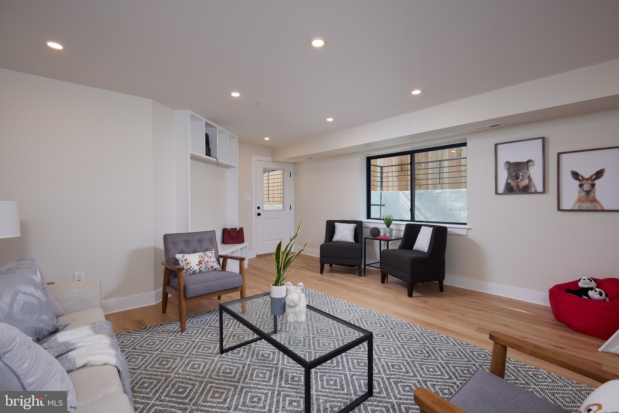 CHEVY CHASE - Residential