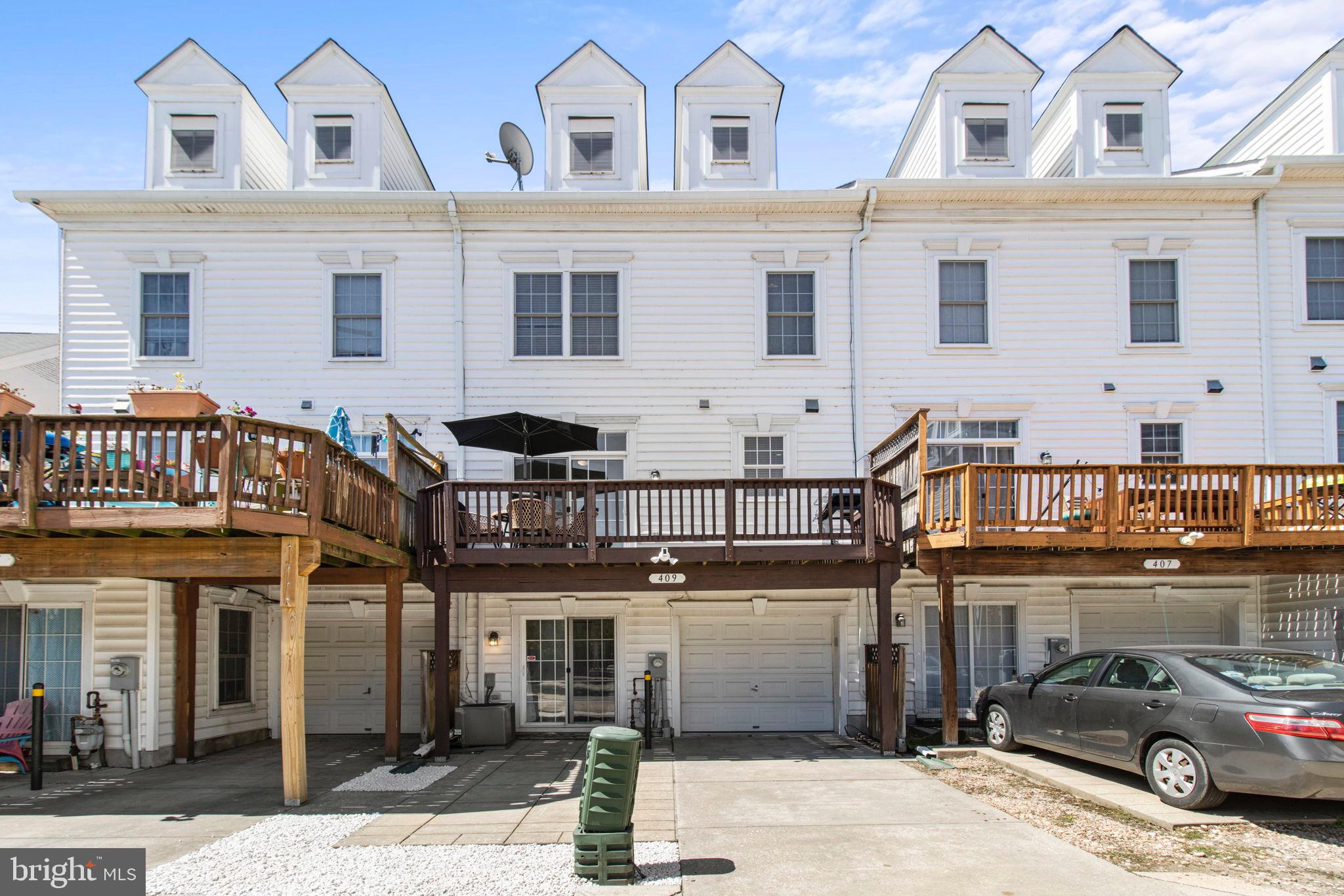 CAMDEN CROSSING - Residential Lease