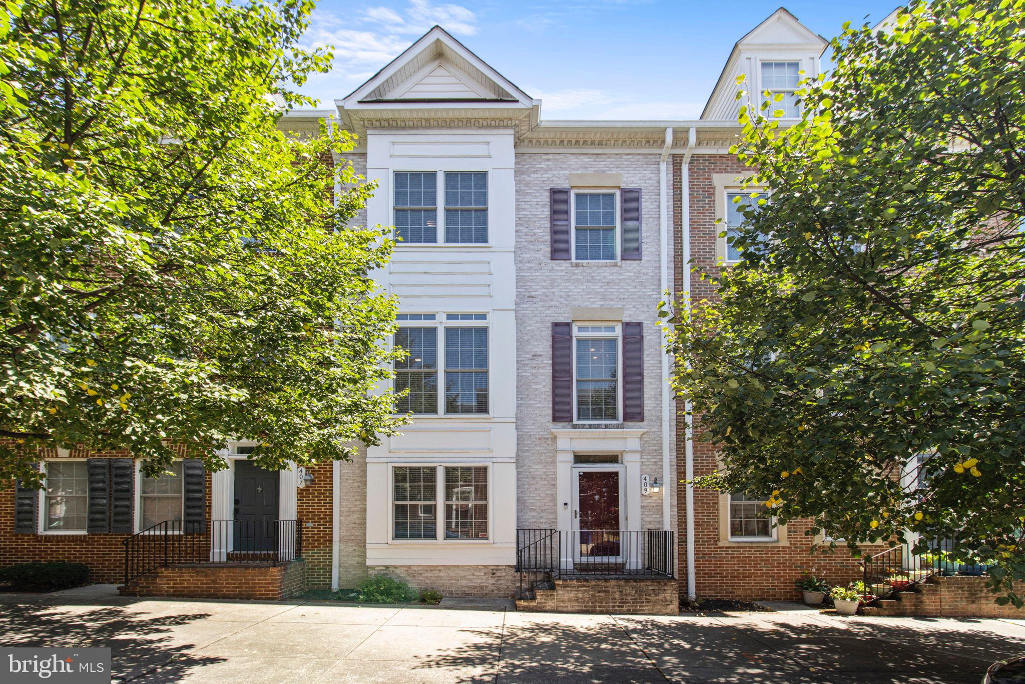CAMDEN CROSSING - Residential Lease