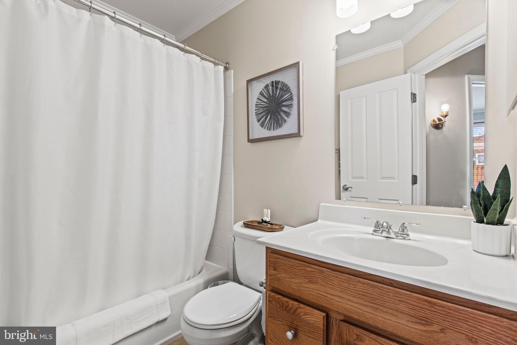 CAMDEN CROSSING - Residential Lease
