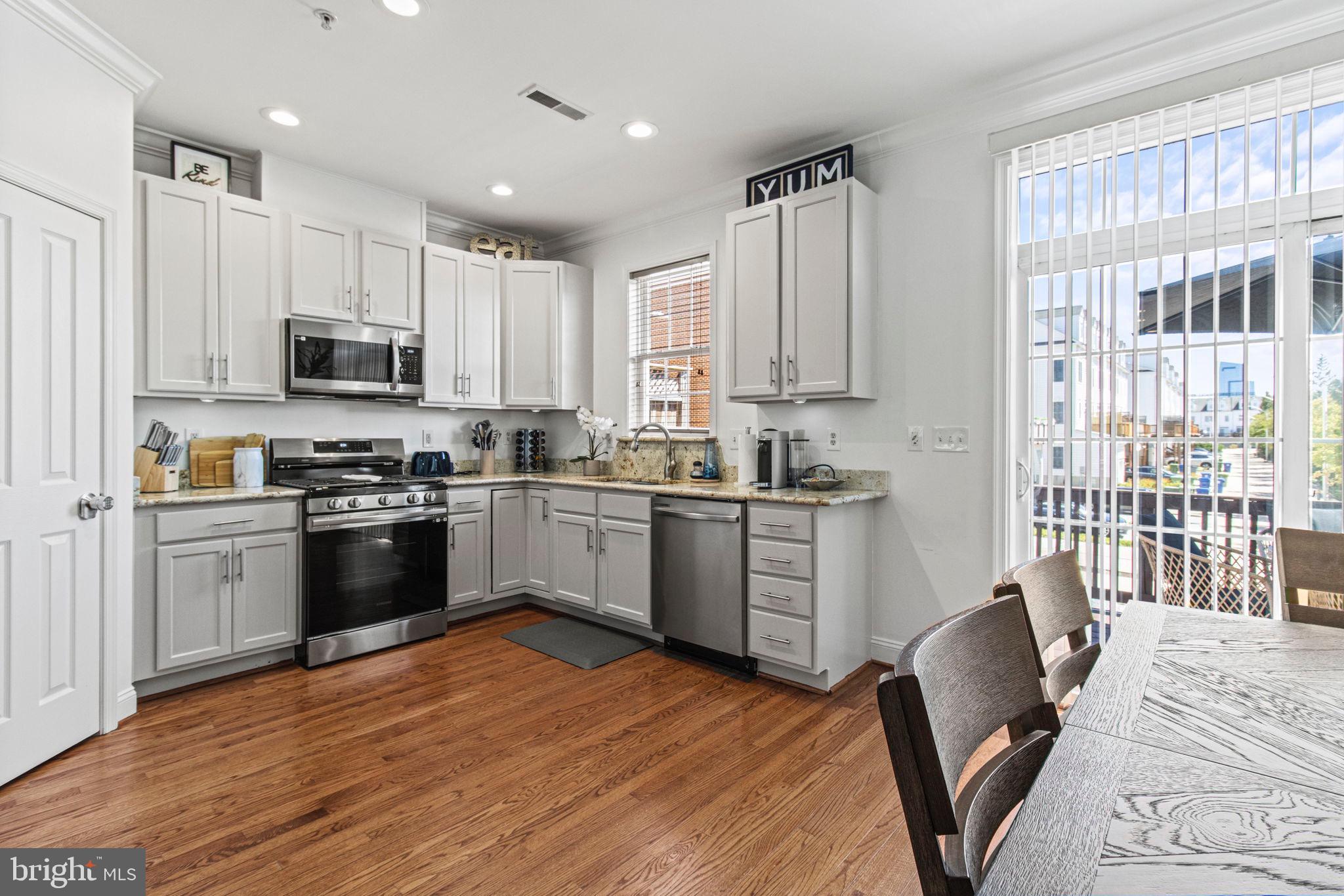 CAMDEN CROSSING - Residential Lease