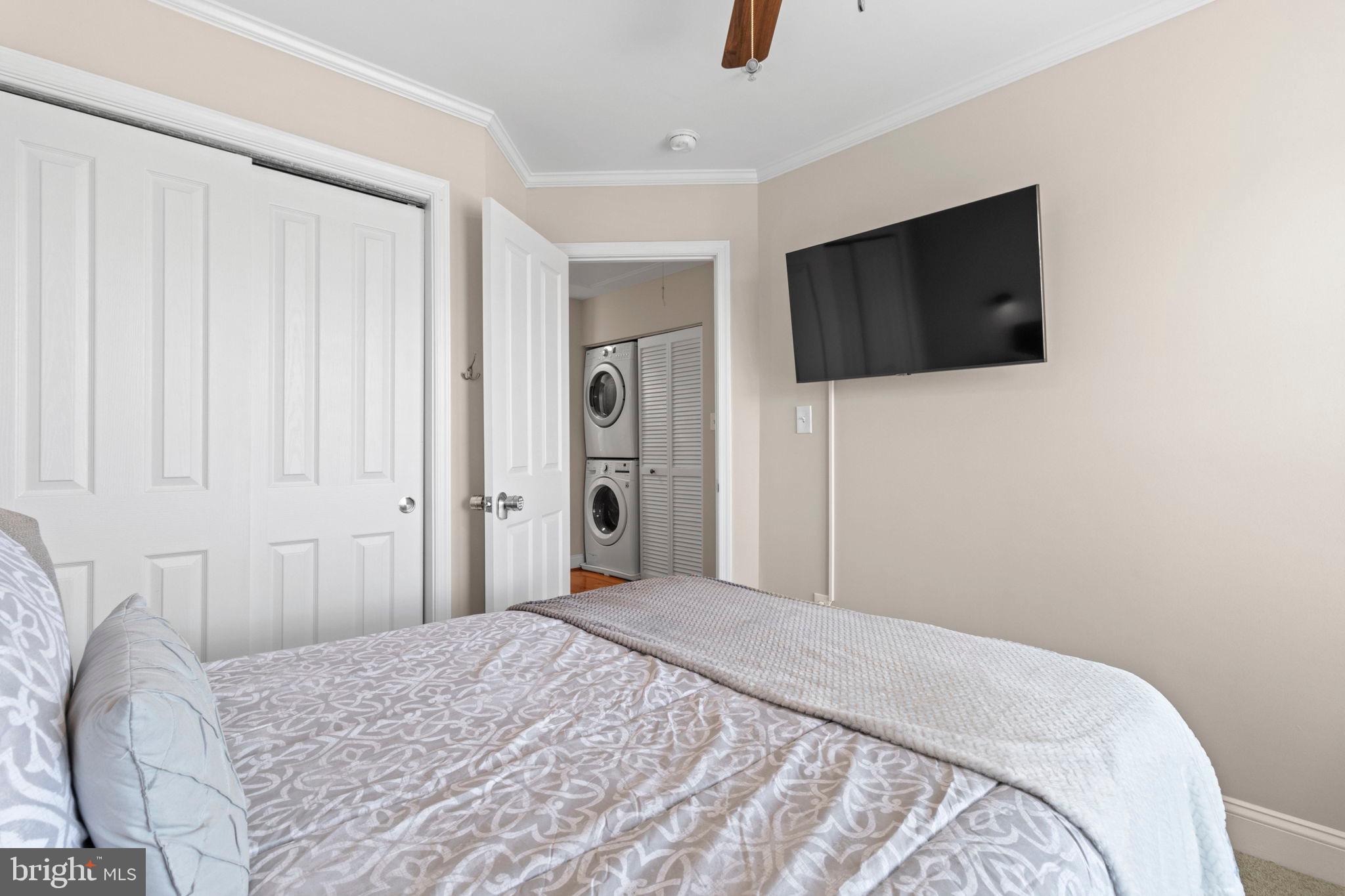 CAMDEN CROSSING - Residential Lease