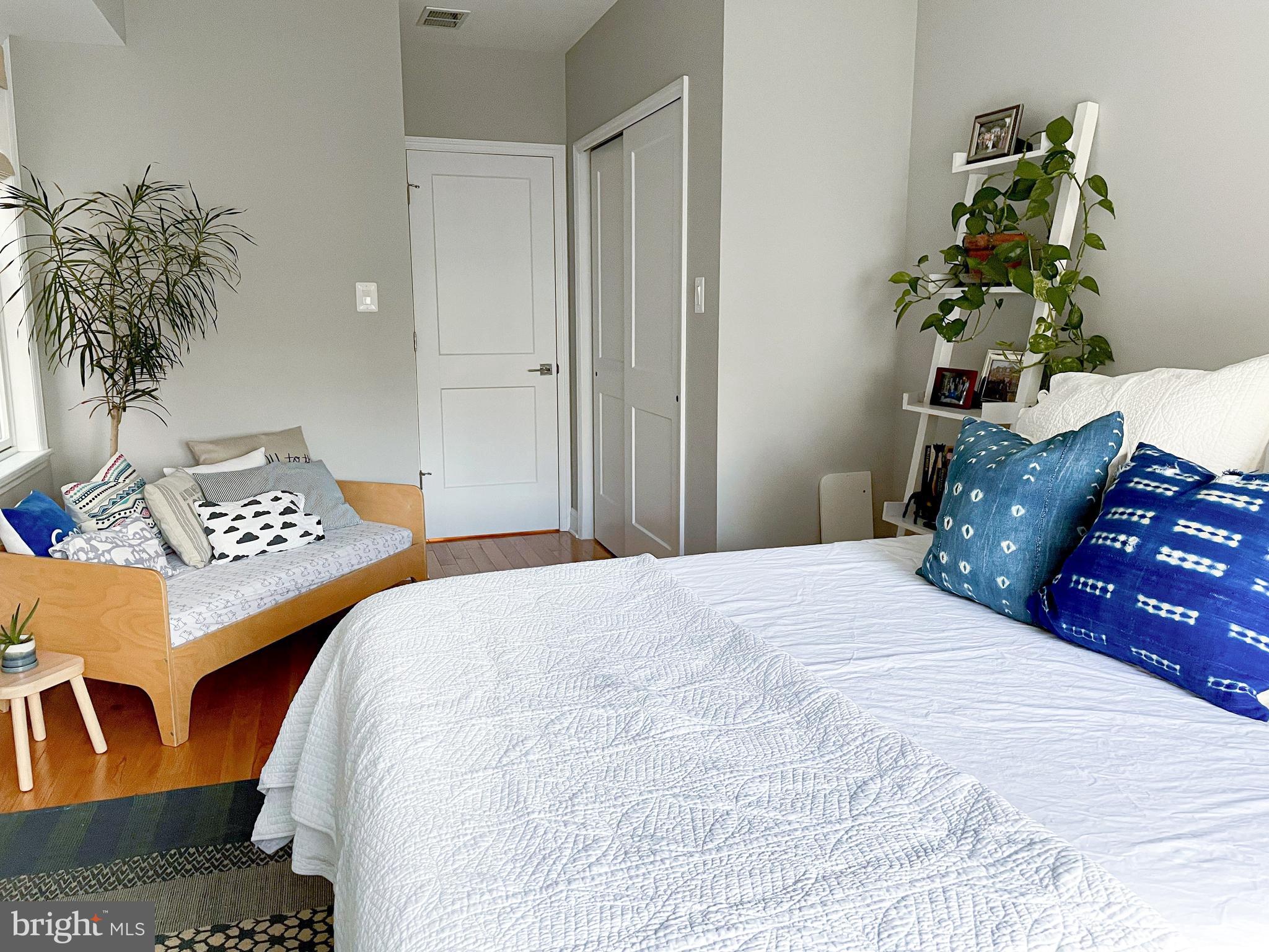 PASSYUNK SQUARE - Residential