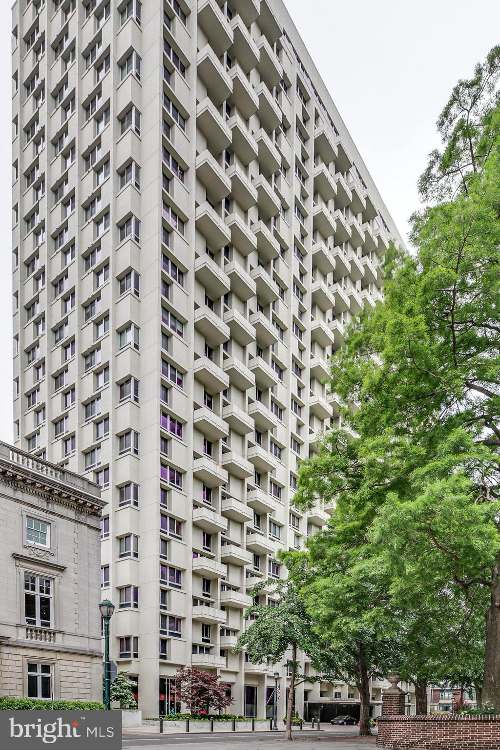 WASHINGTON SQ - Residential