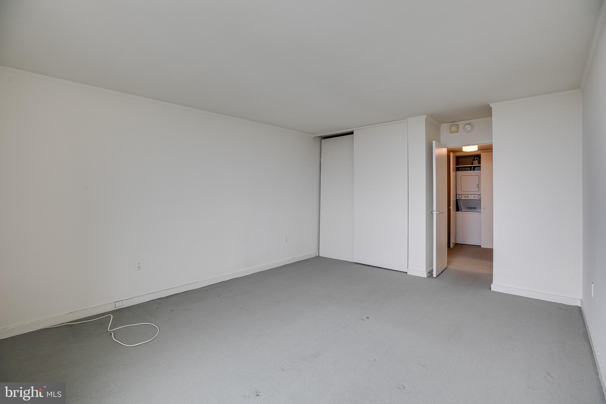 WASHINGTON SQ - Residential