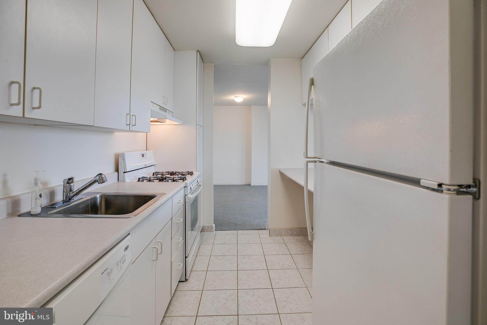 WASHINGTON SQ - Residential
