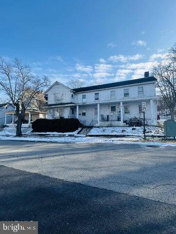 Great investing and business opportunity .2 large apartments and one extra unit that is now rented but used to be a beauty shop .great locations, quite street and walking distance to downtown Bedford