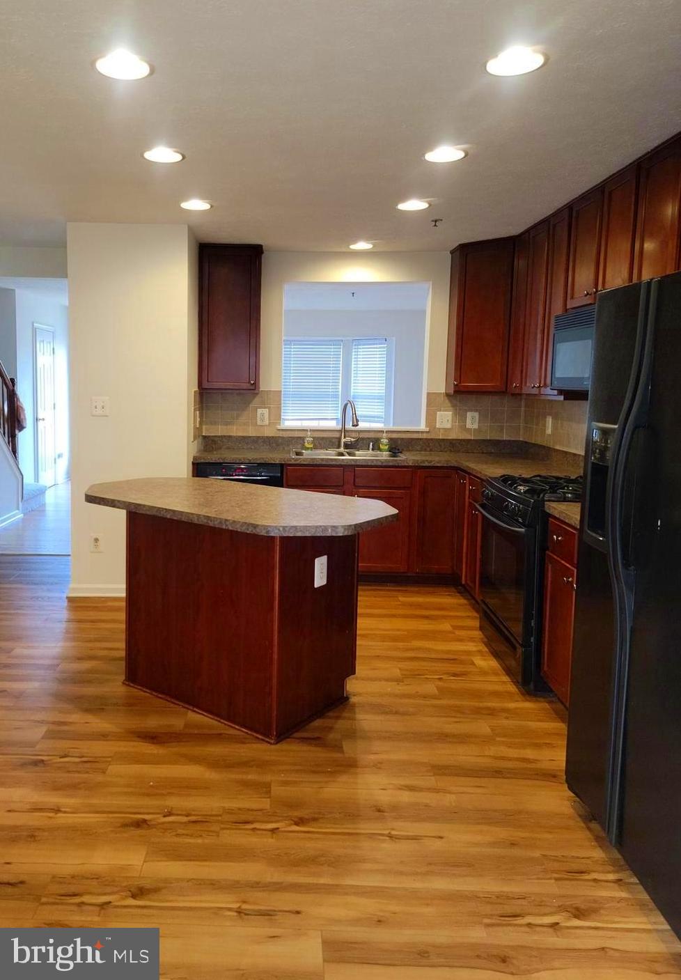 EAGLES LANDING AT WATERS EDGE - Residential