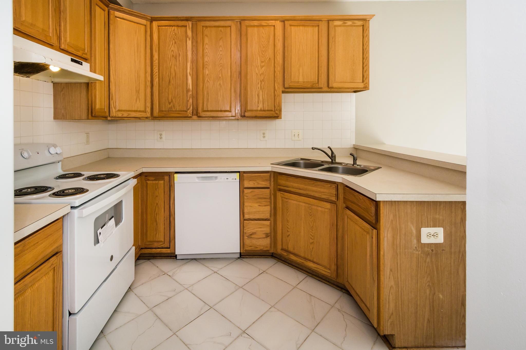 CYPRESS HILLS - Residential Lease