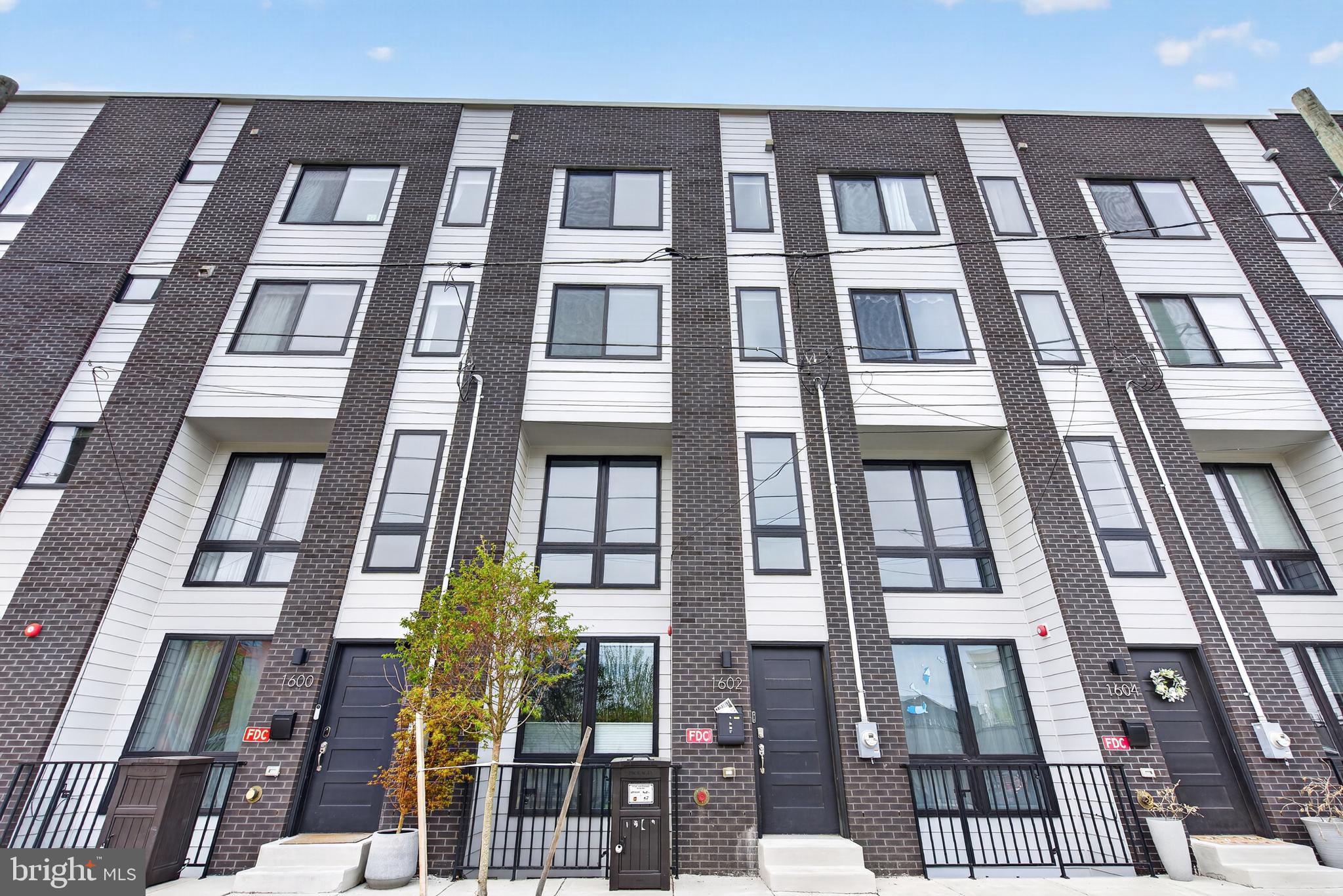 1602 N BODINE STREET