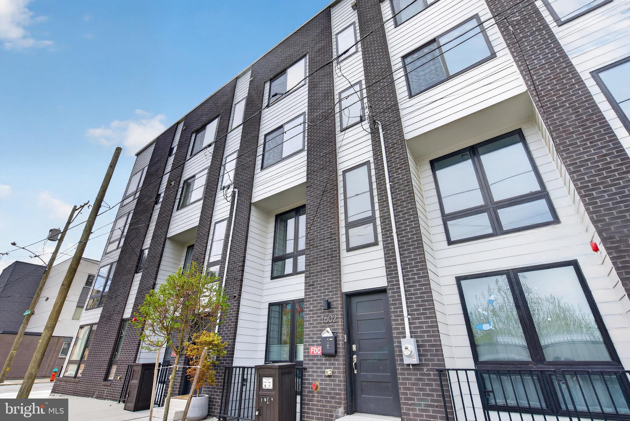 1602 N BODINE STREET