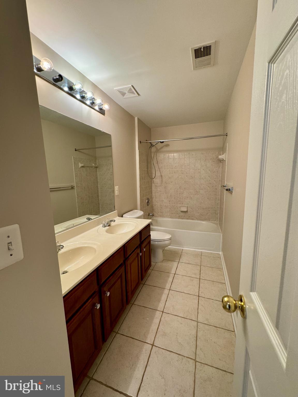 VILLAGE OF IDLEWILD - Residential Lease