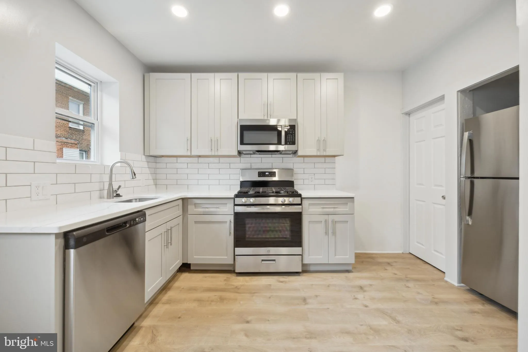 Philadelphia, Pennsylvania 19146, United States, 4 Bedrooms Bedrooms, ,2 BathroomsBathrooms,Residential,Active,20612