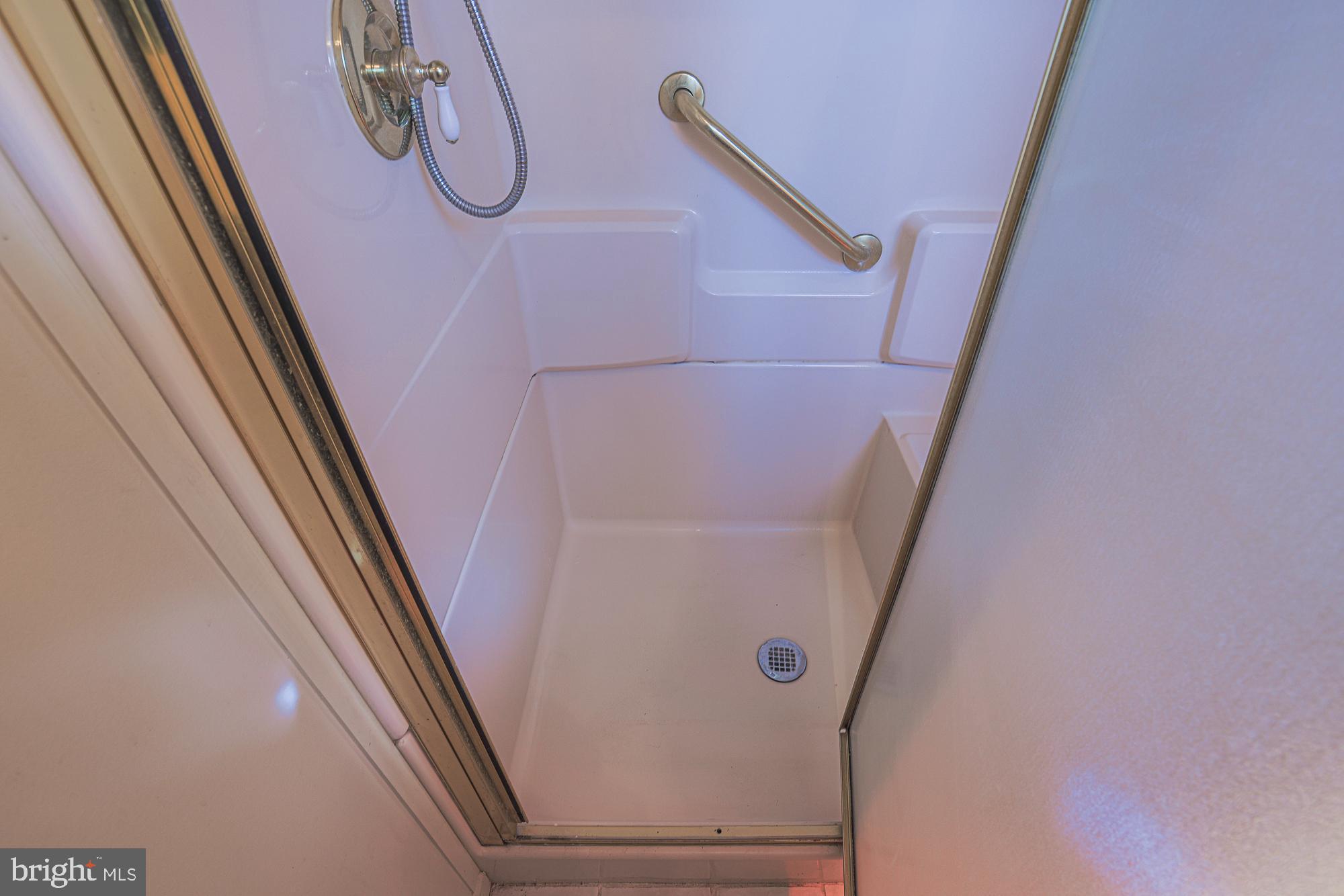 CHAPEL MANOR - Residential