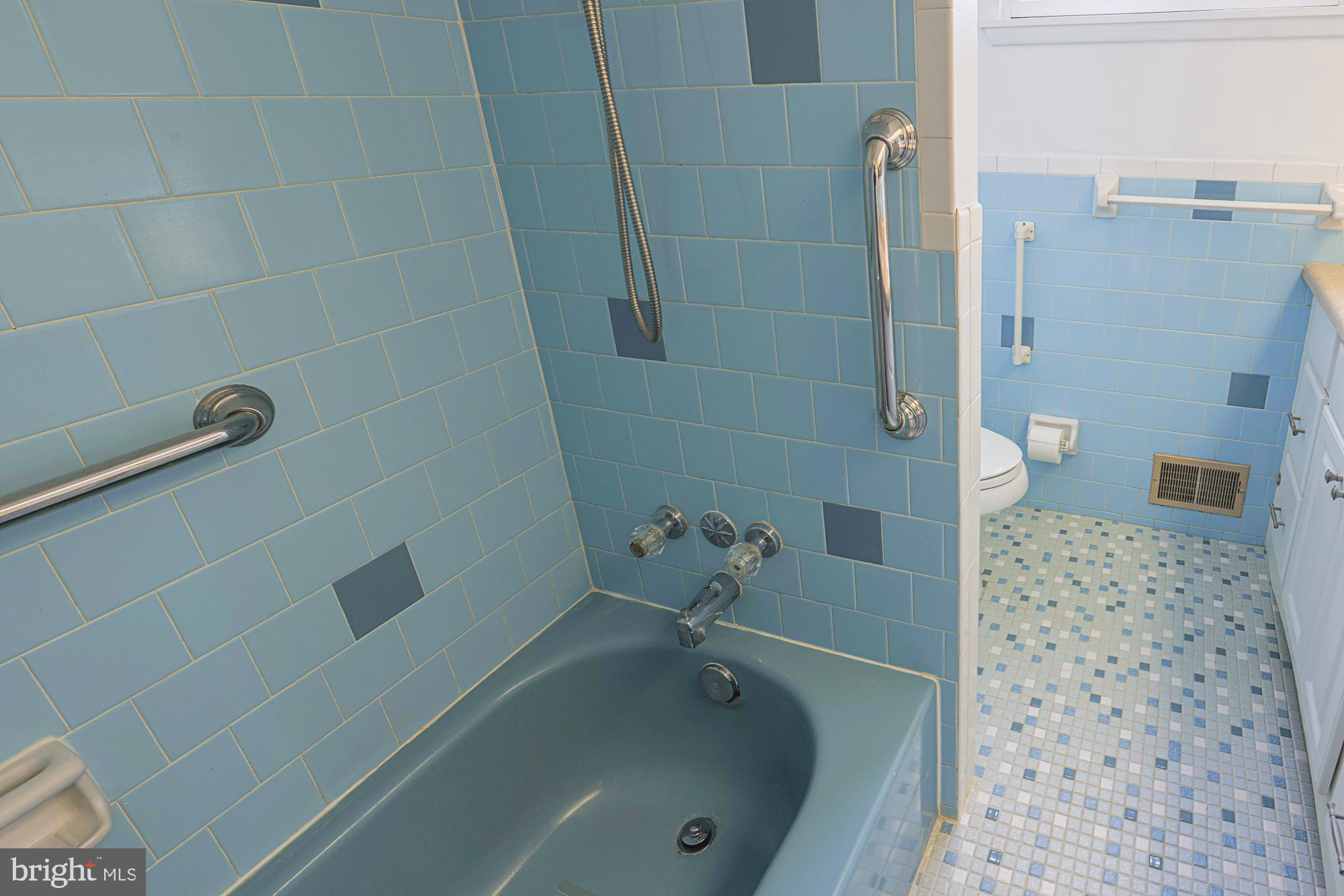 CHAPEL MANOR - Residential