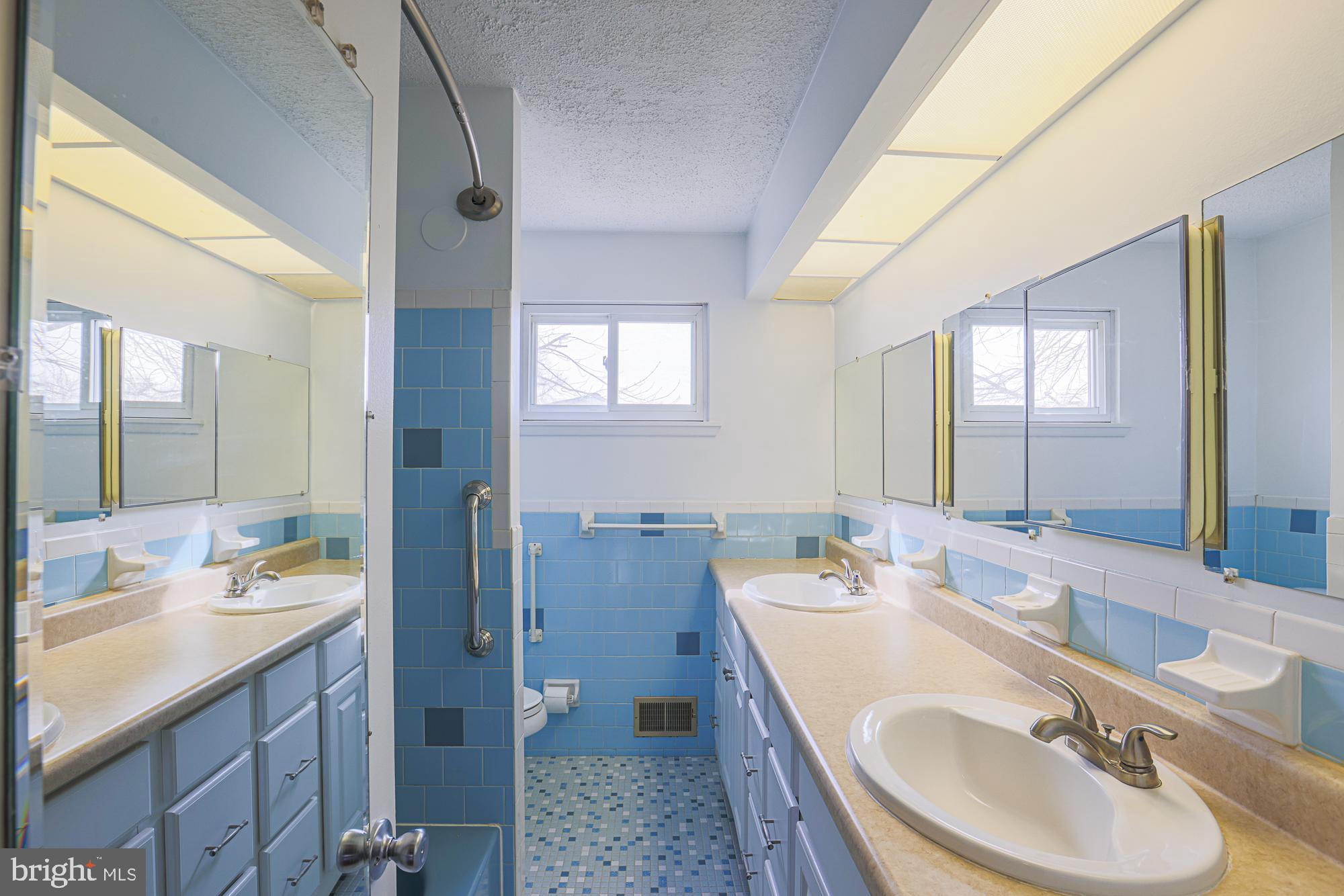 CHAPEL MANOR - Residential