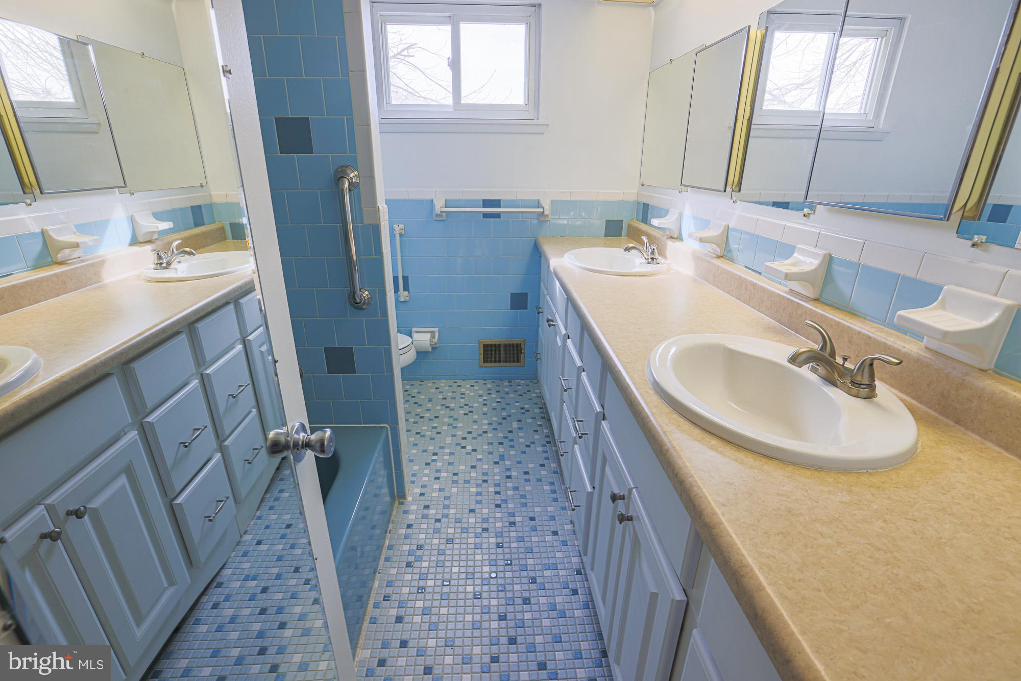 CHAPEL MANOR - Residential