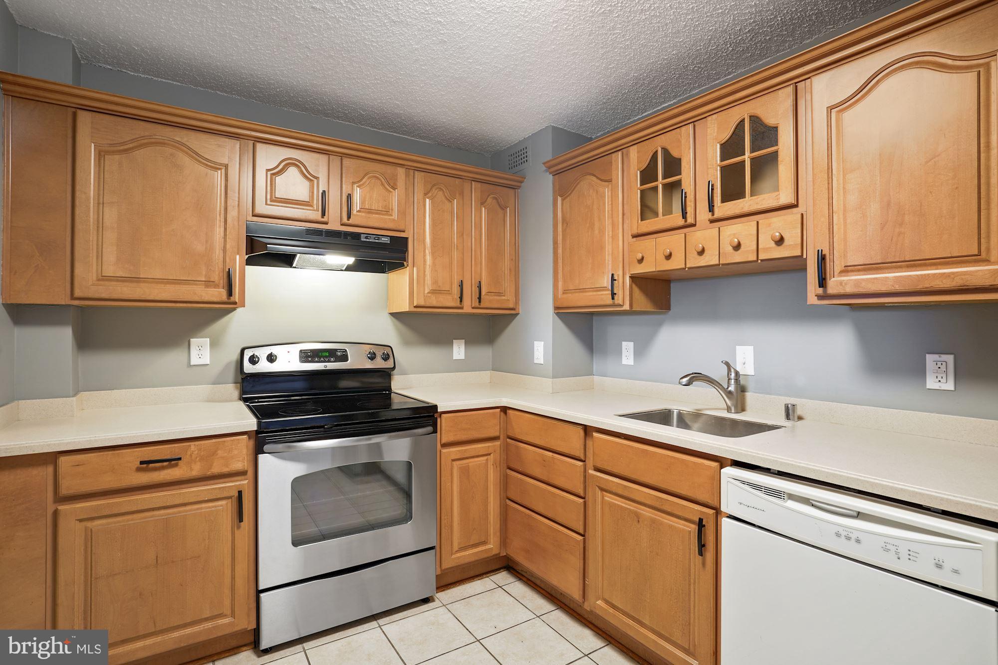 HALLMARK - Residential Lease