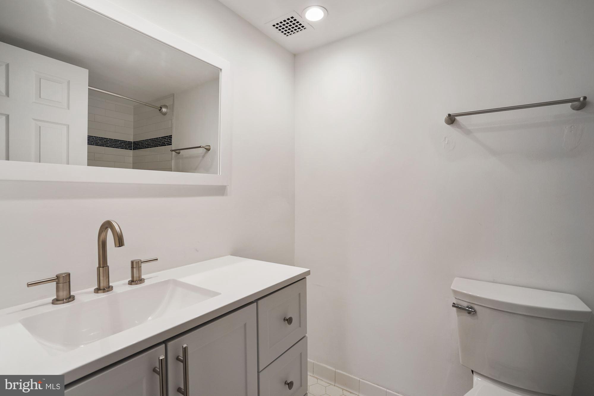 HALLMARK - Residential Lease