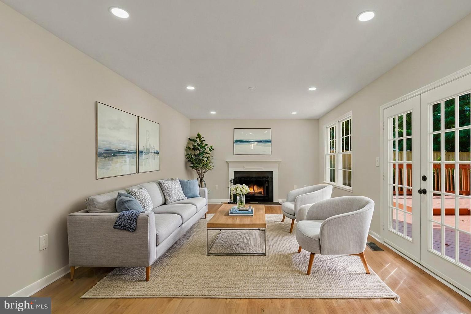 2038 HANSON LANE