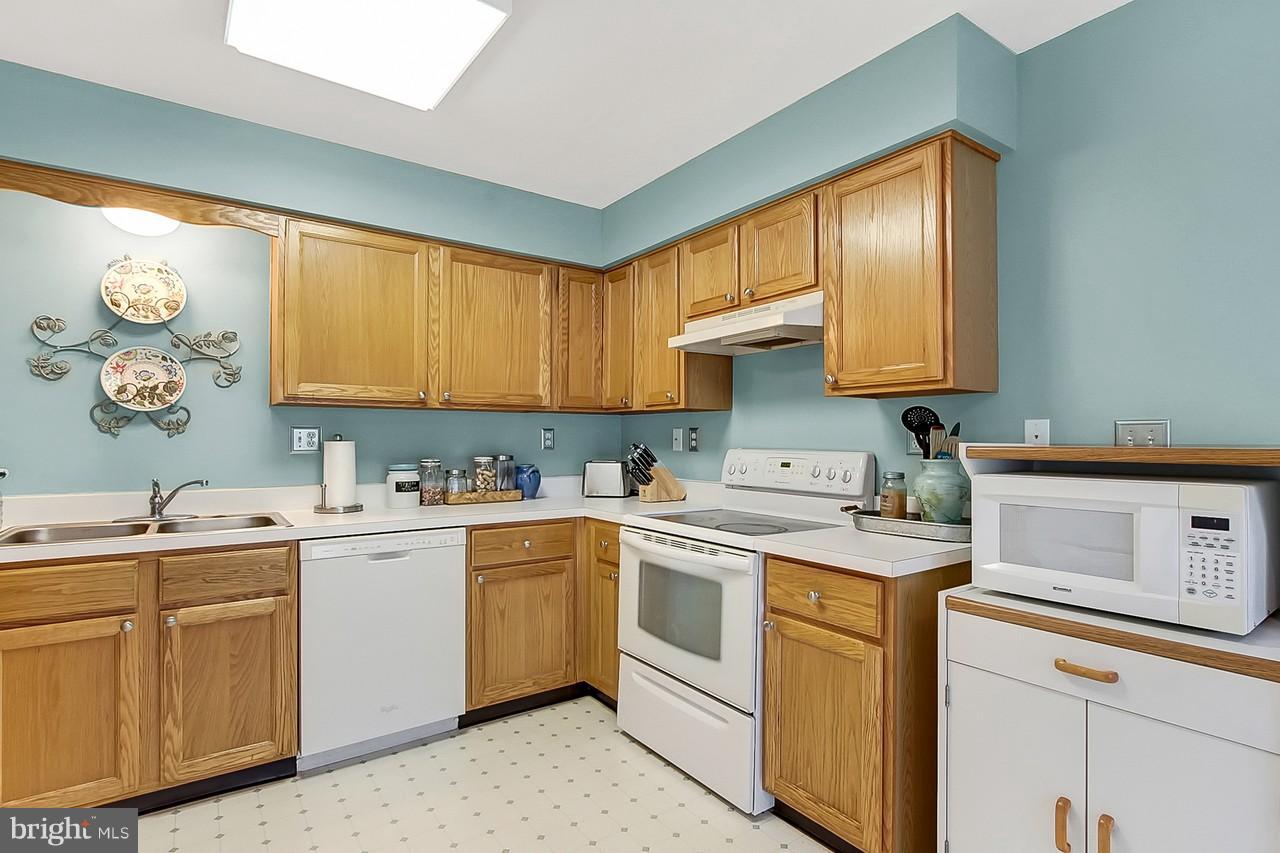 FAIRWAYS AT WAKEFIELD - Residential