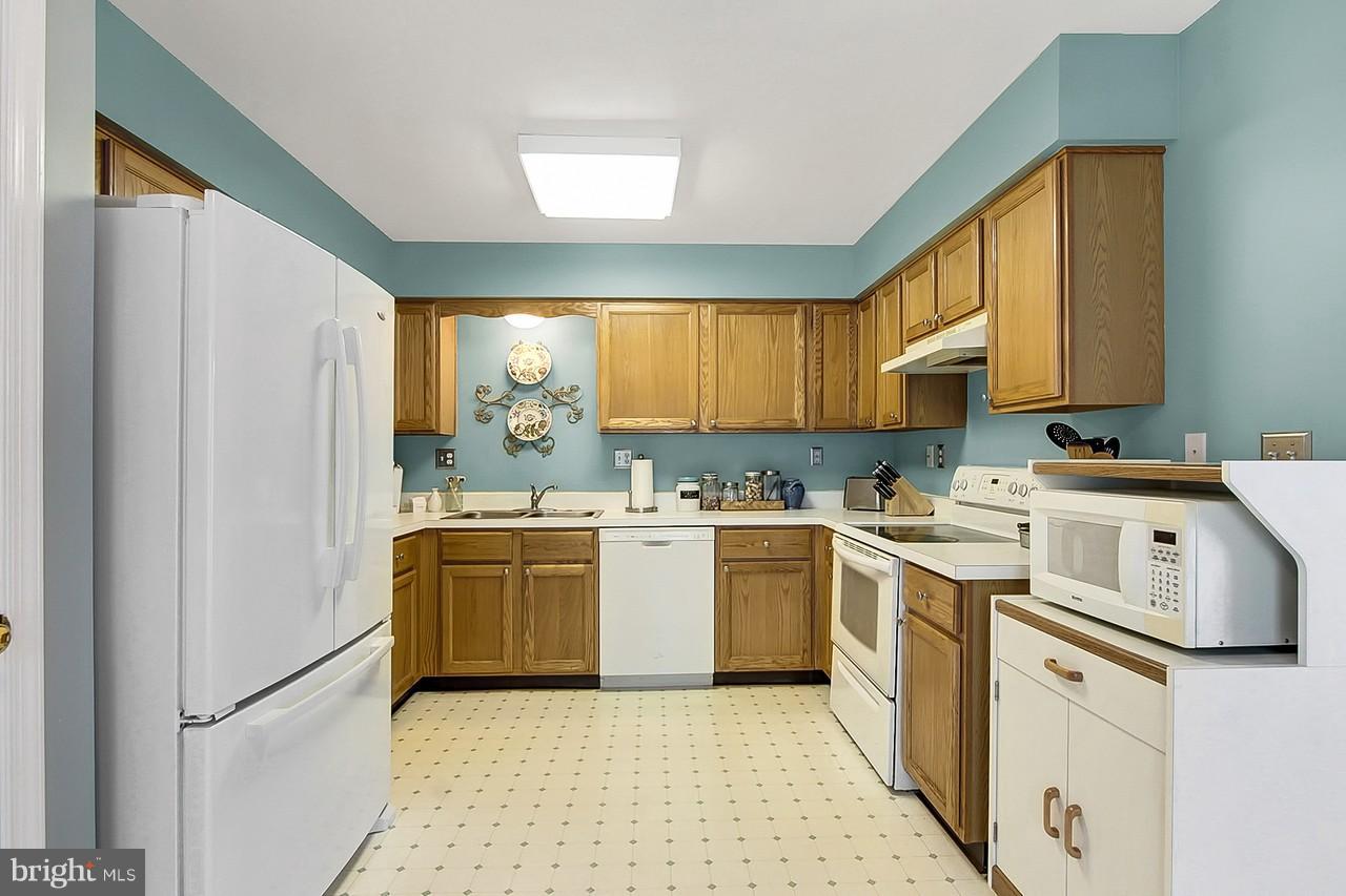 FAIRWAYS AT WAKEFIELD - Residential