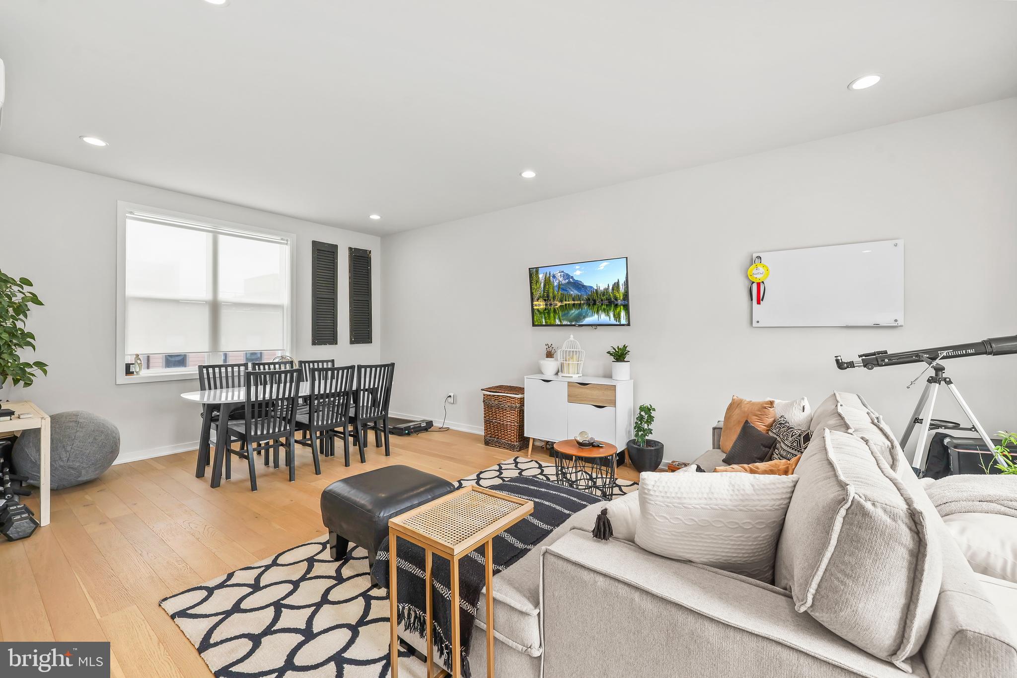 COMMONWEALTH PLACE AT WESTFIELDS - Residential