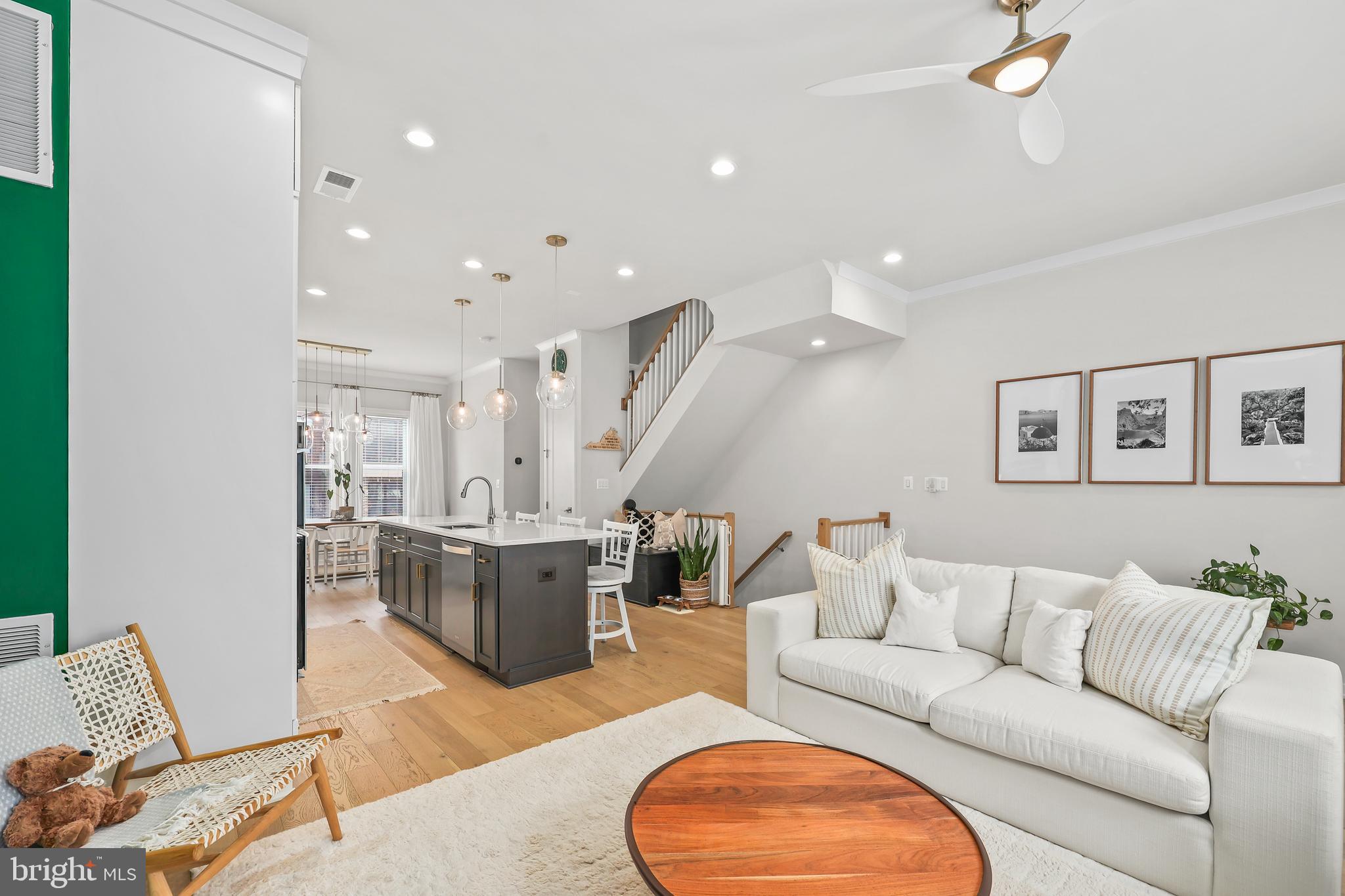 COMMONWEALTH PLACE AT WESTFIELDS - Residential