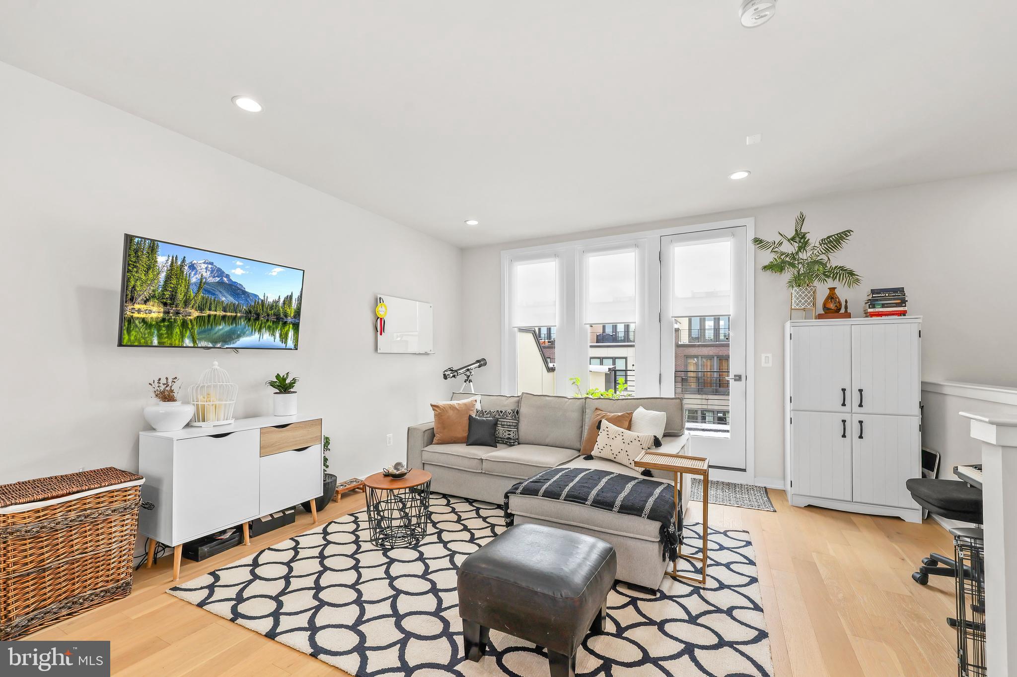 COMMONWEALTH PLACE AT WESTFIELDS - Residential