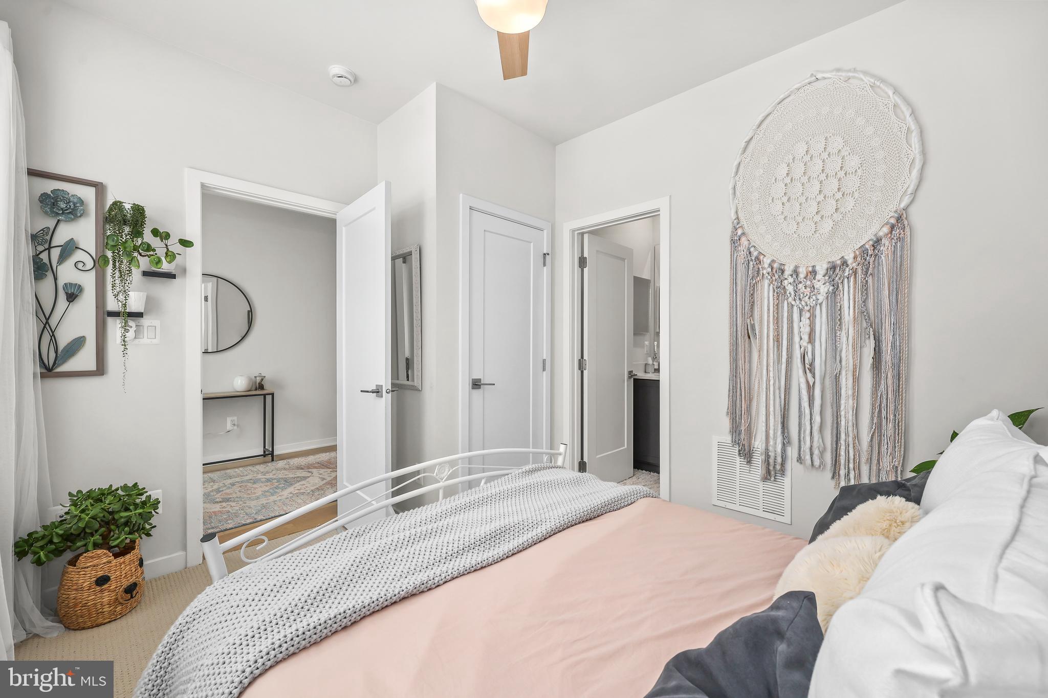 COMMONWEALTH PLACE AT WESTFIELDS - Residential