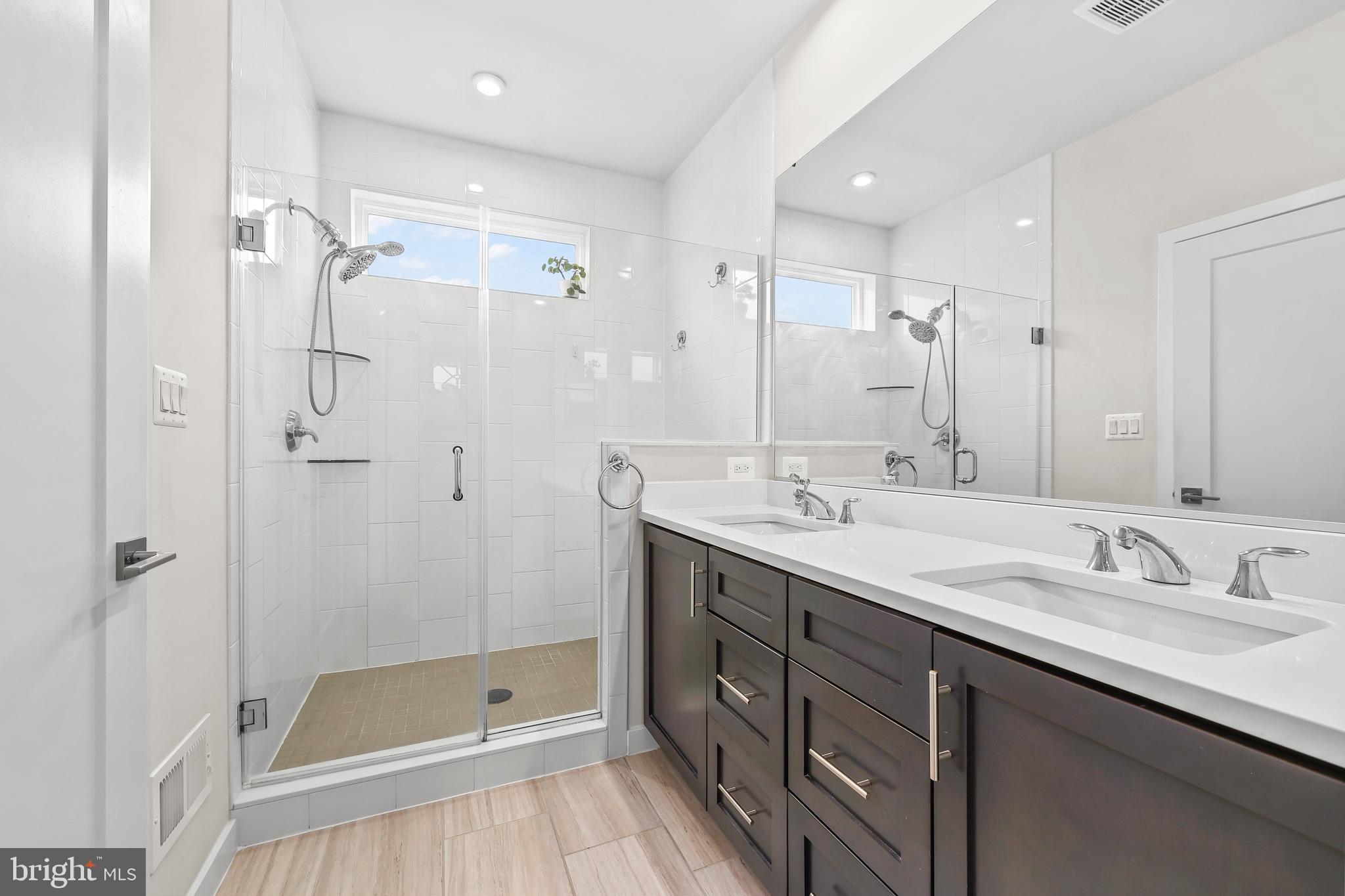 COMMONWEALTH PLACE AT WESTFIELDS - Residential