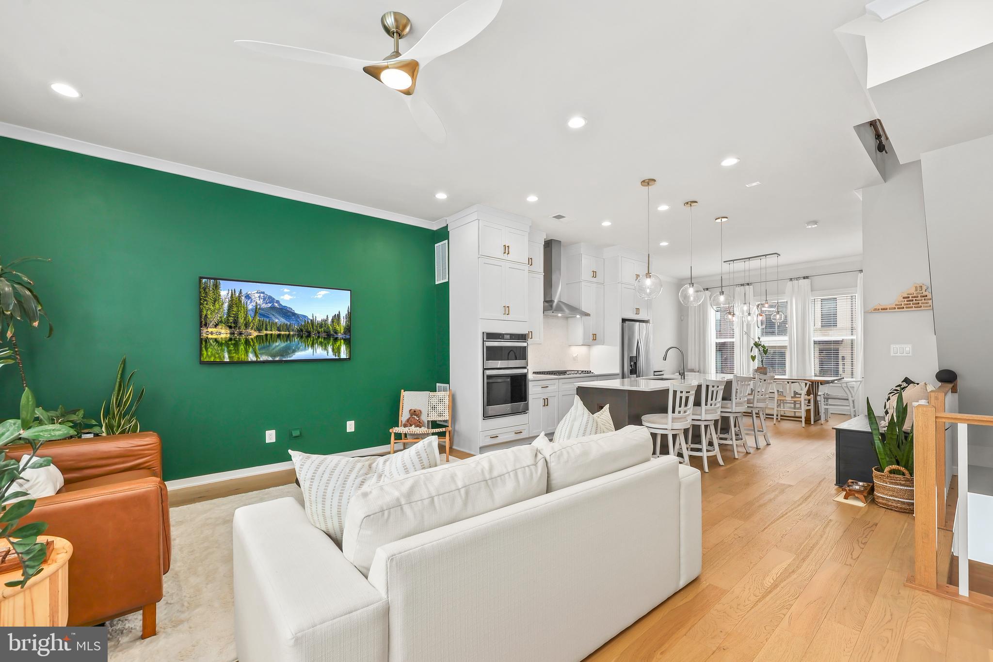 COMMONWEALTH PLACE AT WESTFIELDS - Residential