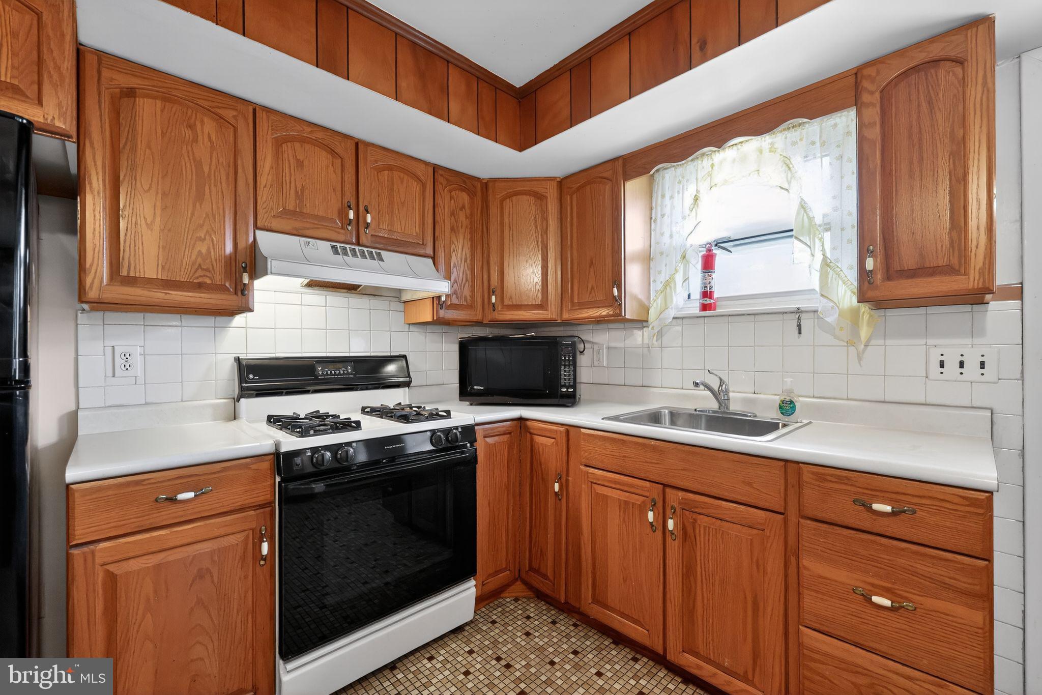 PLYMOUTH PARK - Residential