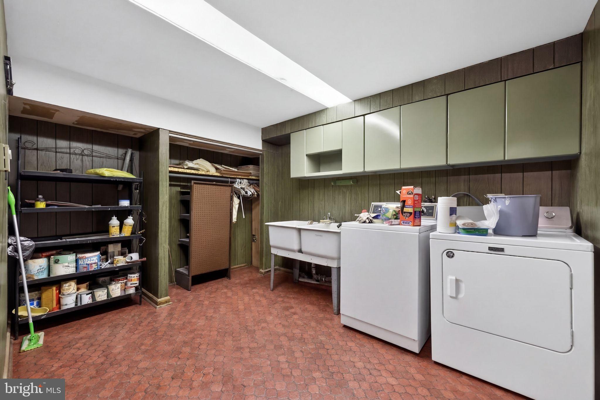 PLYMOUTH PARK - Residential