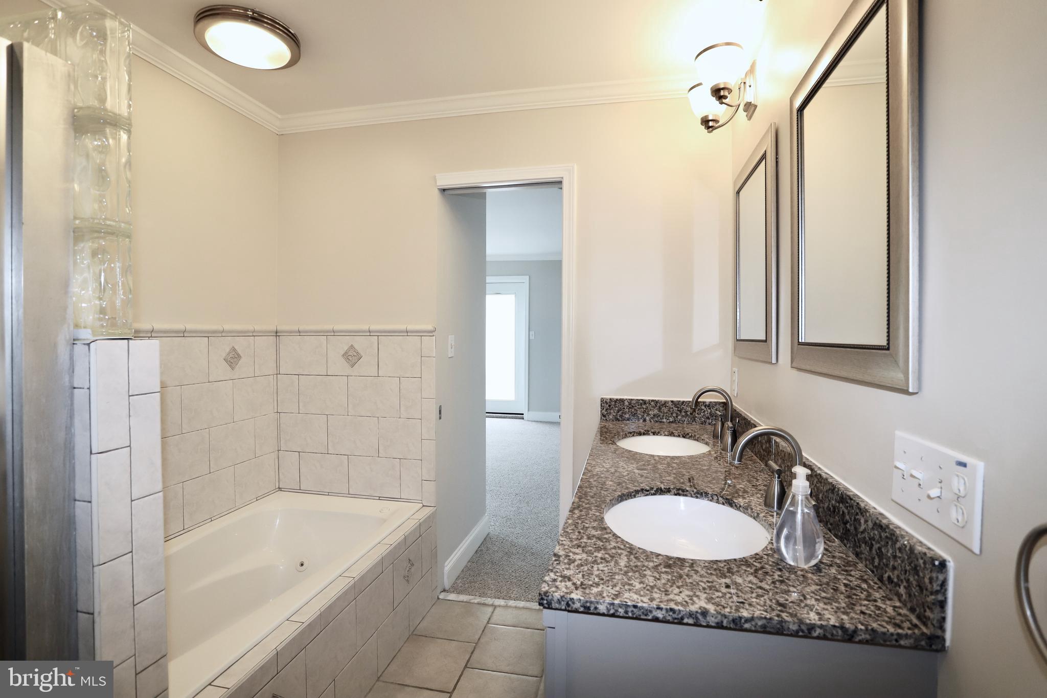 HIGHLANDTOWN - Residential