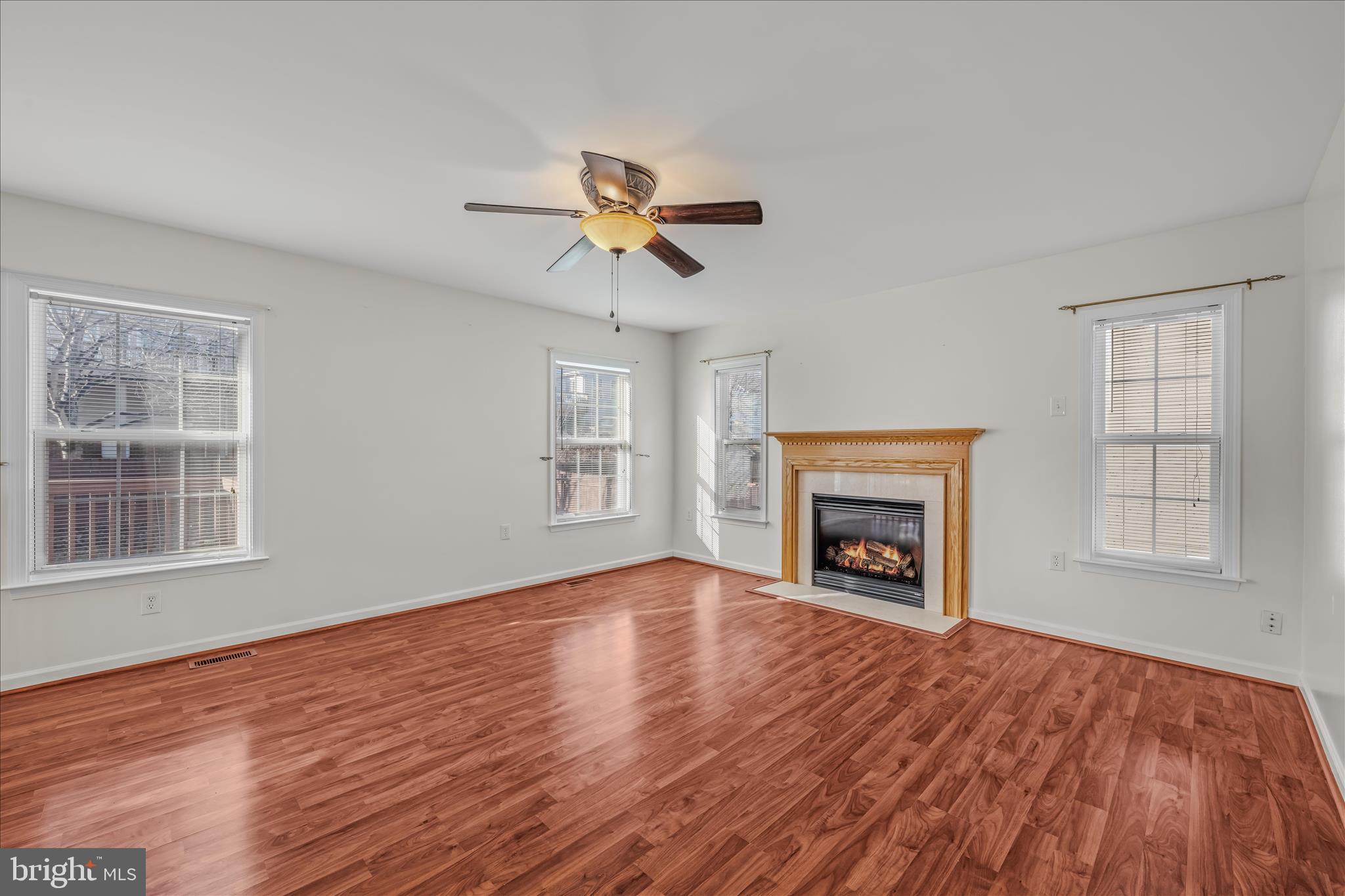 LAUREL RIDGE - Residential