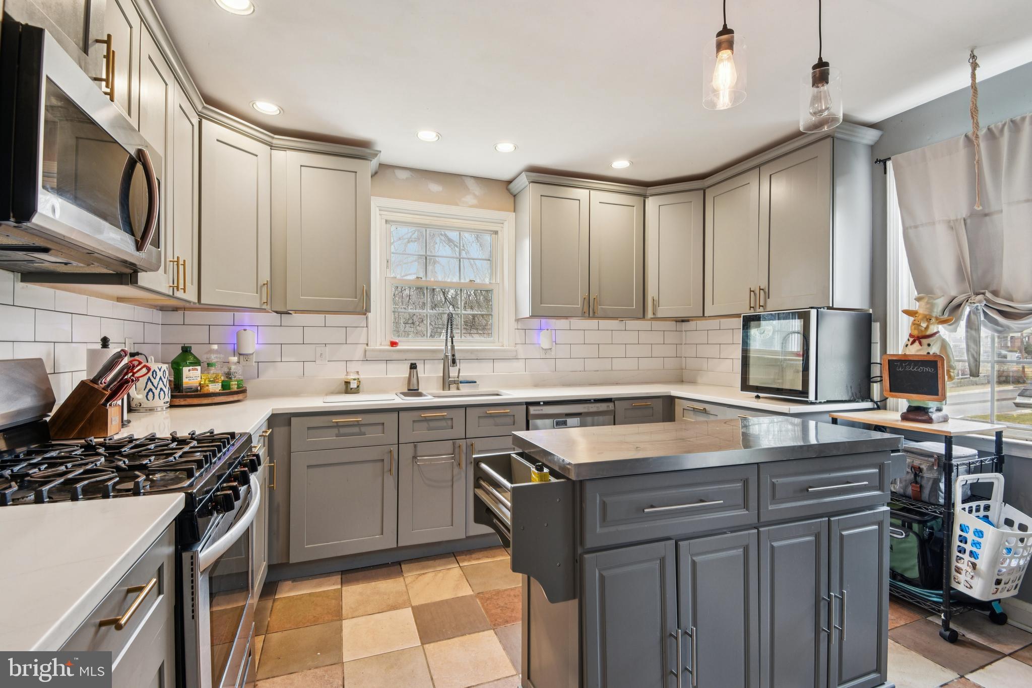 HILLENDALE FARMS - Residential