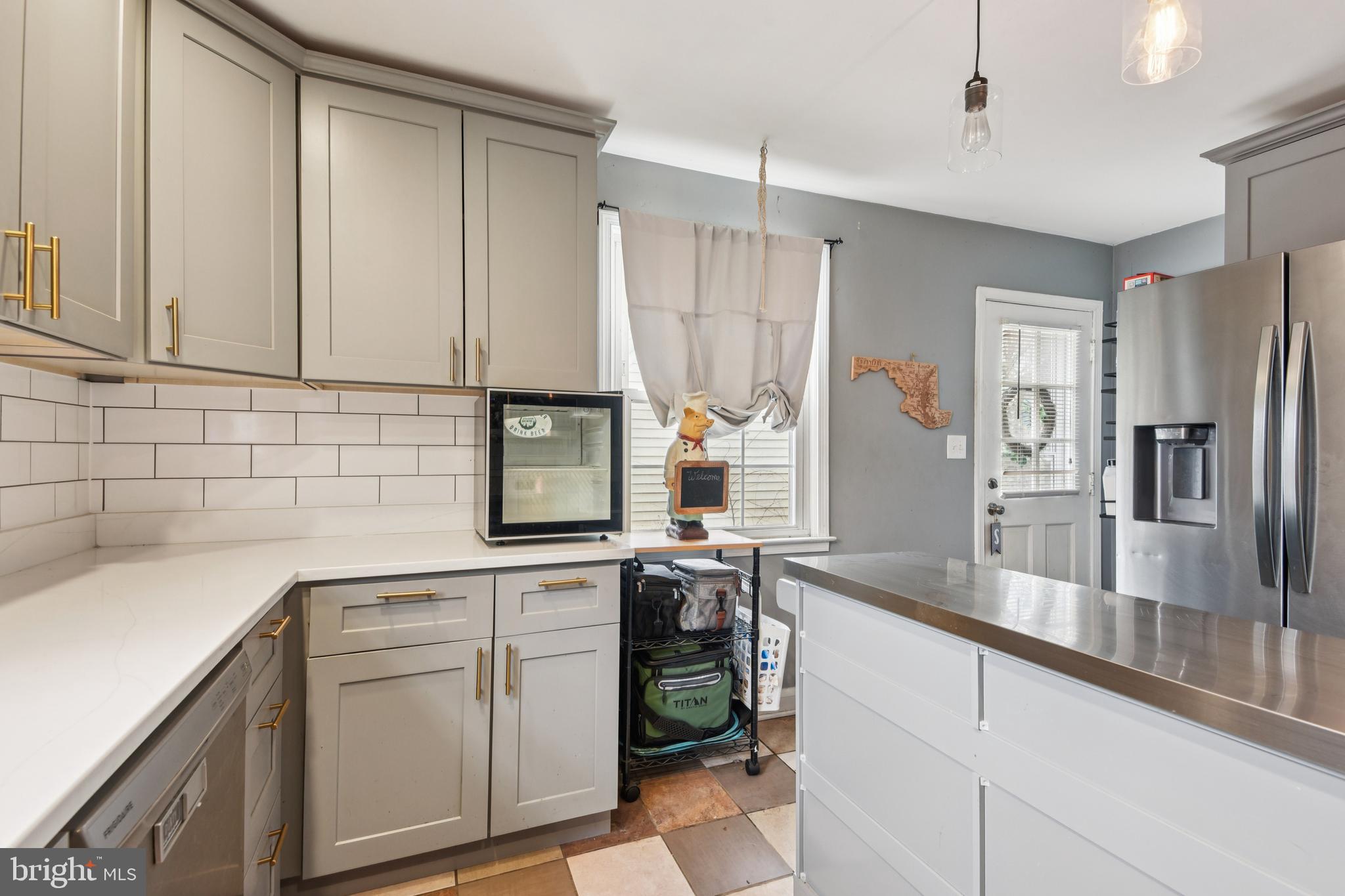 HILLENDALE FARMS - Residential