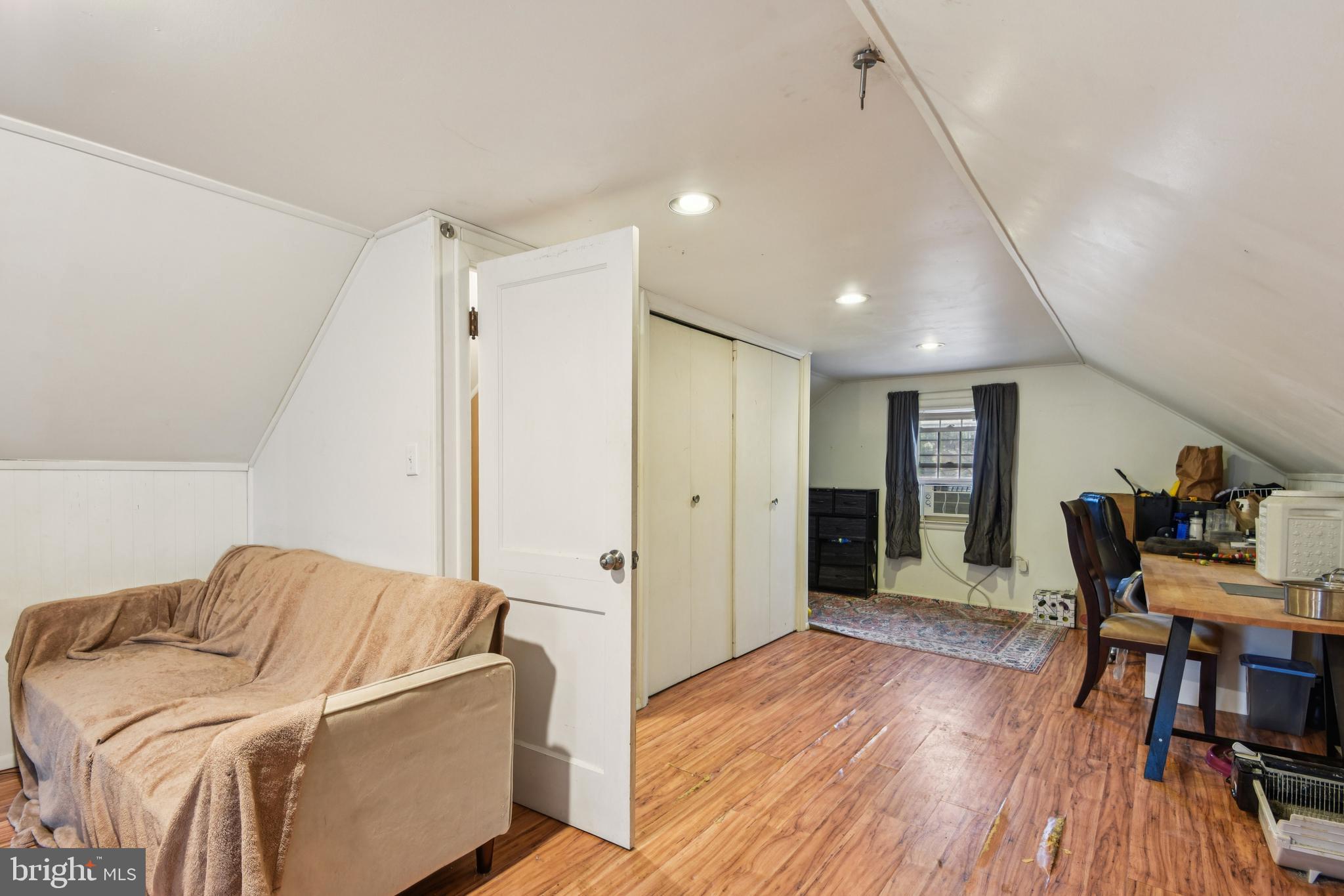 HILLENDALE FARMS - Residential