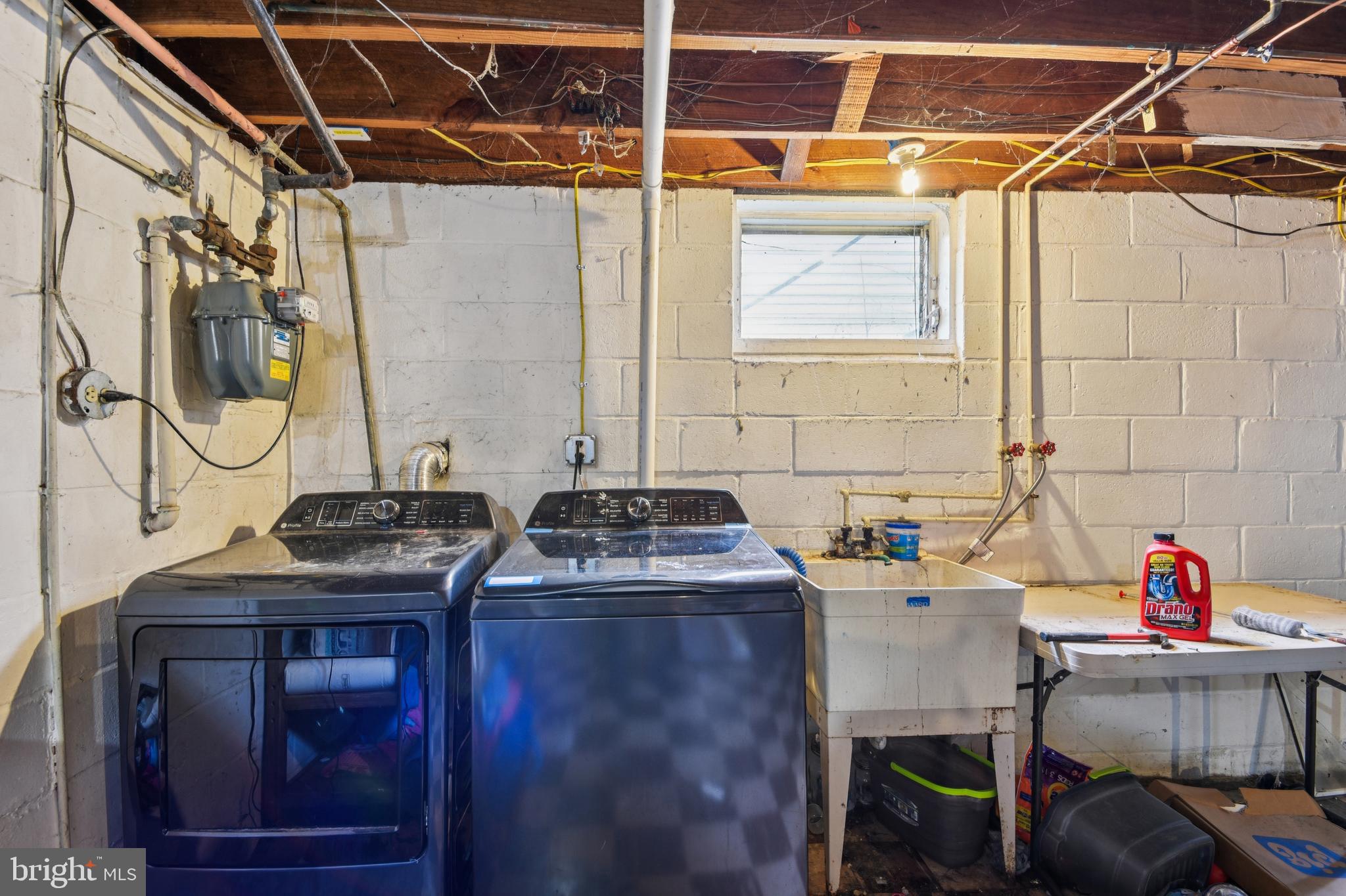 HILLENDALE FARMS - Residential