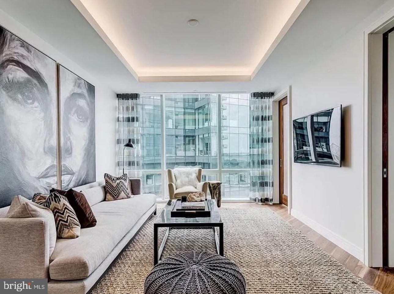 FOUR SEASONS PRIVATE RESIDENCES - Residential Lease