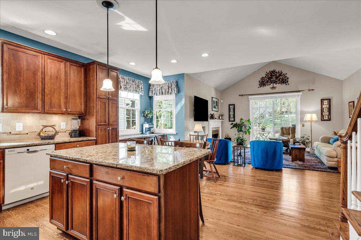 SOMERSET LAKE - Residential