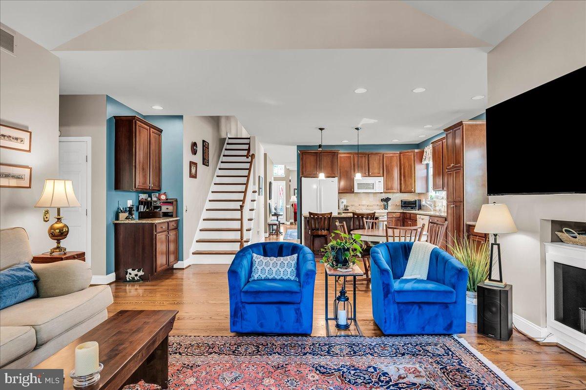 SOMERSET LAKE - Residential